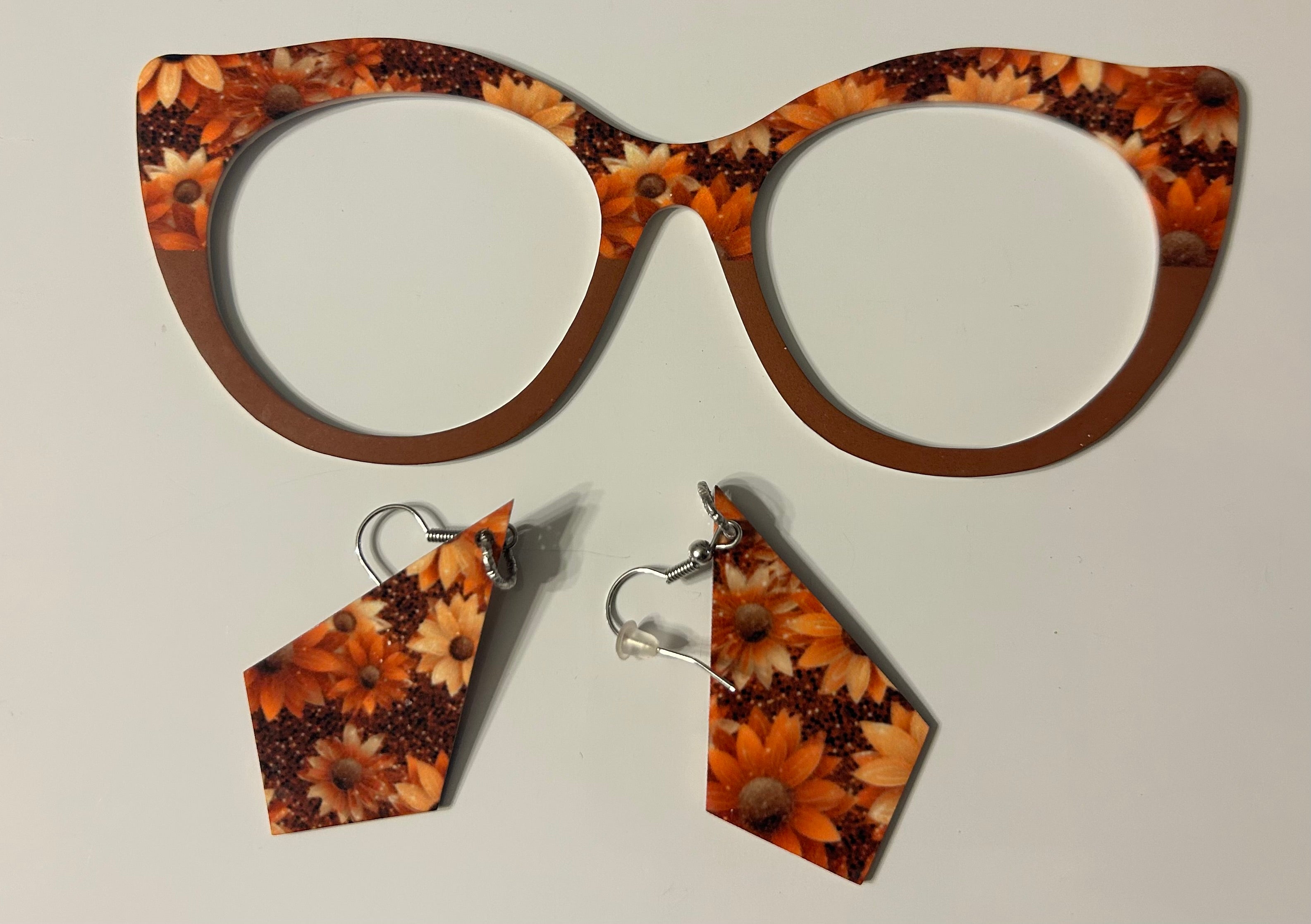 Zuri Topper, hybrid, fall flowers/ brown split with matching earrings
