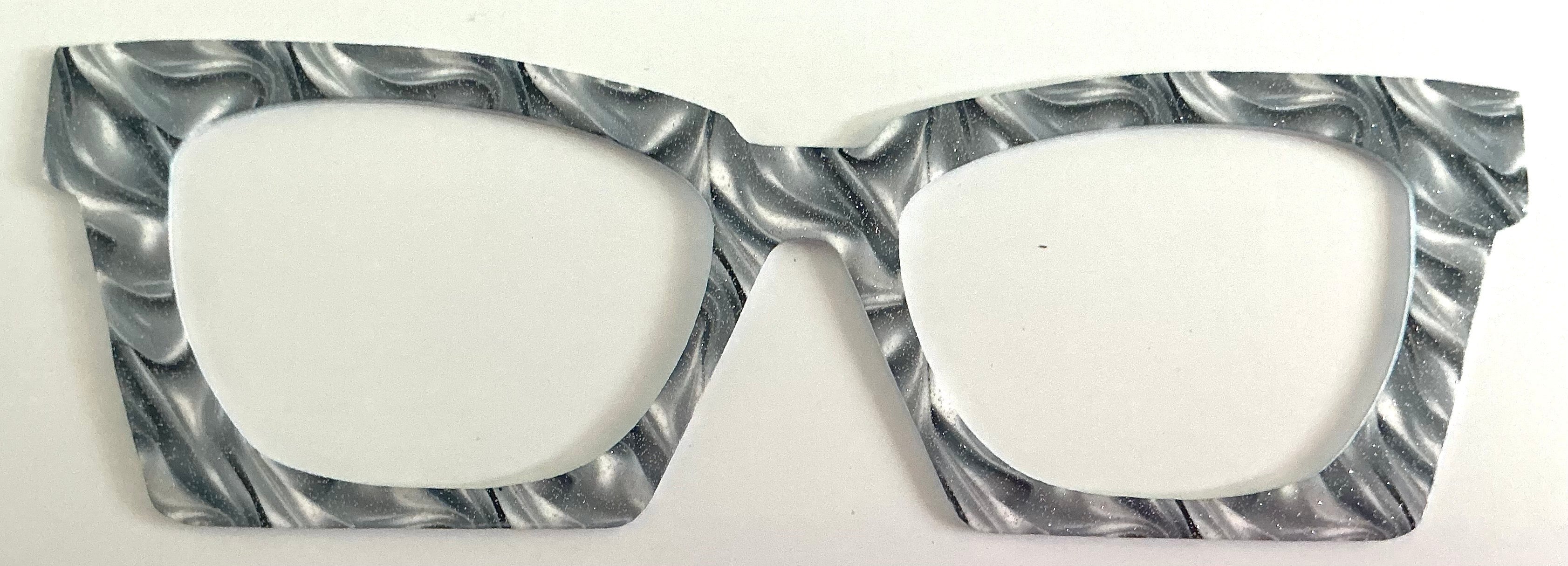Wanda Case Topper; silver and black