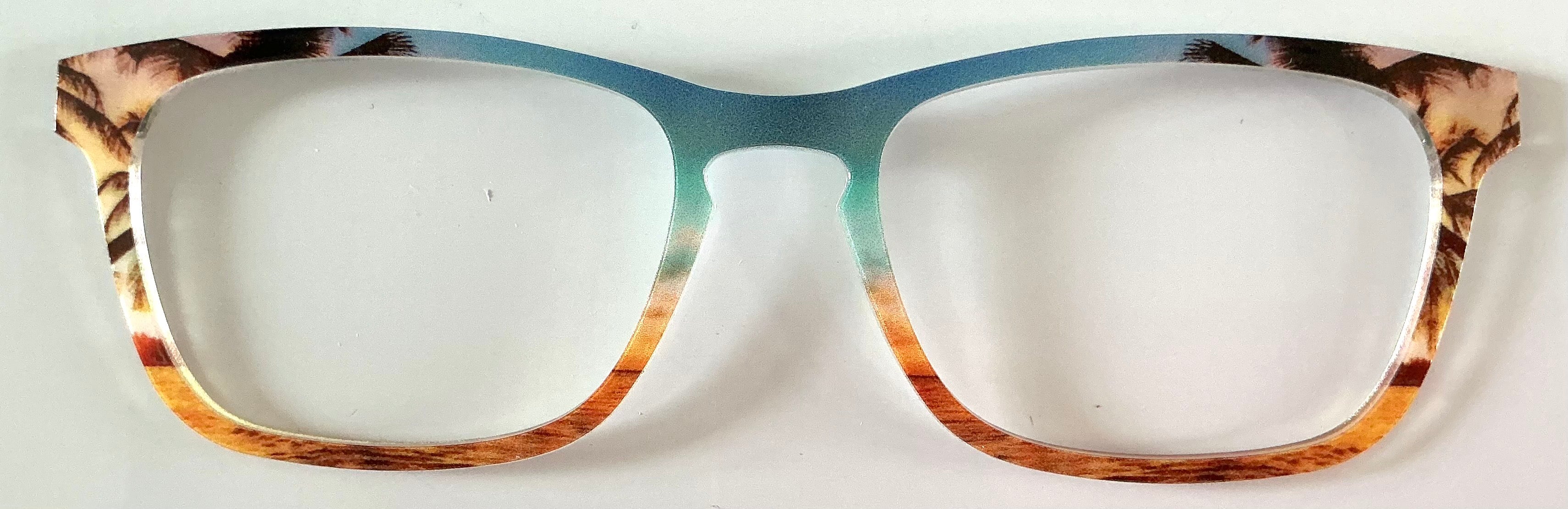 PAIR Casper Topper; island scene with palm trees