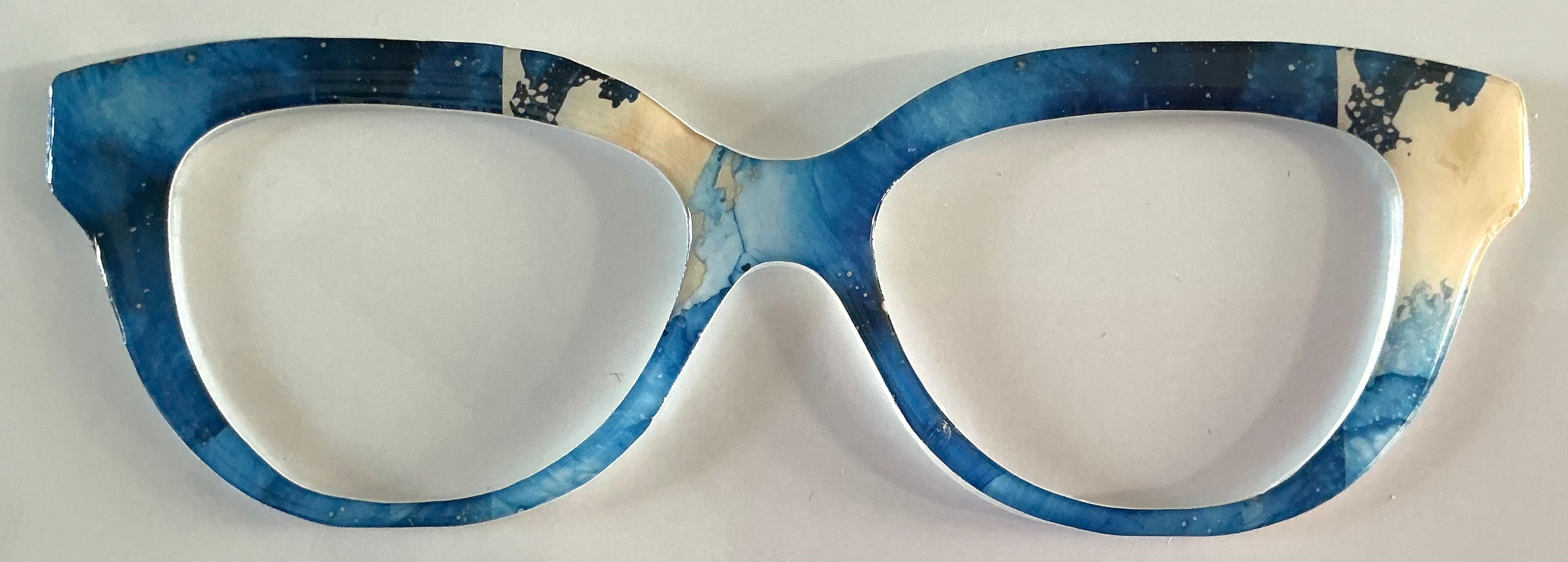 Quinn Topper; blue and cream marble design