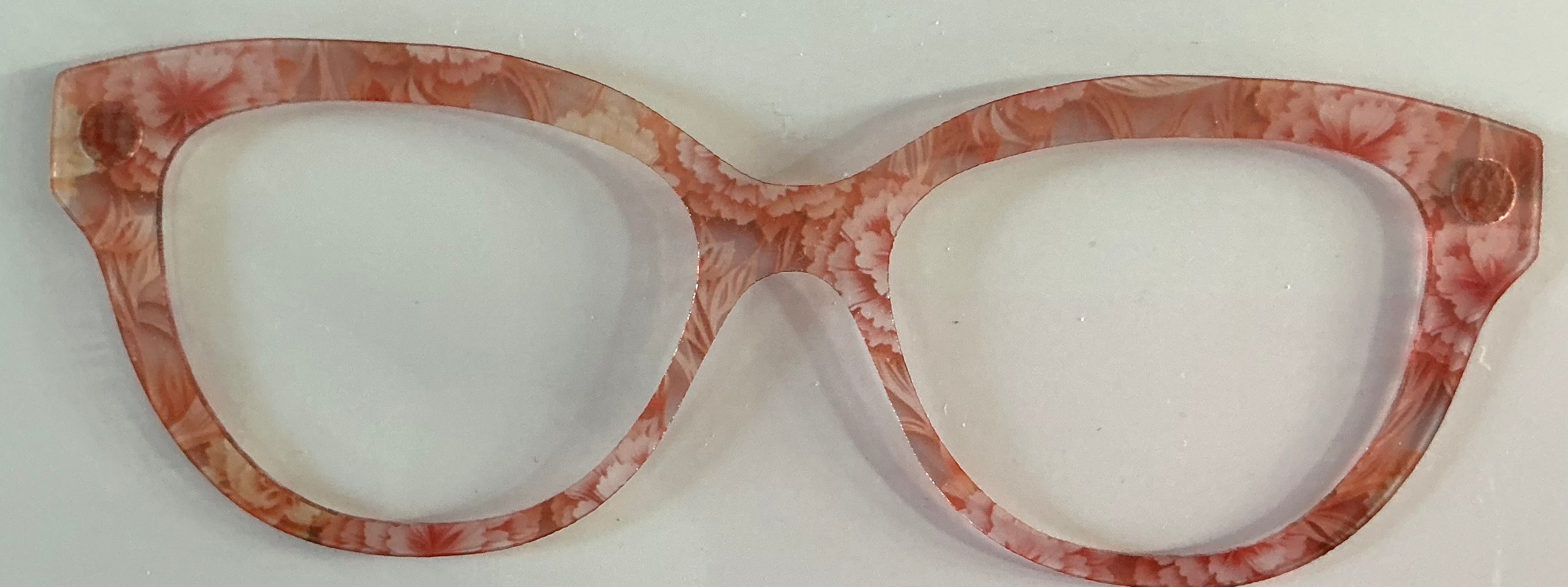 Quinn Topper; translucent; peach flowers