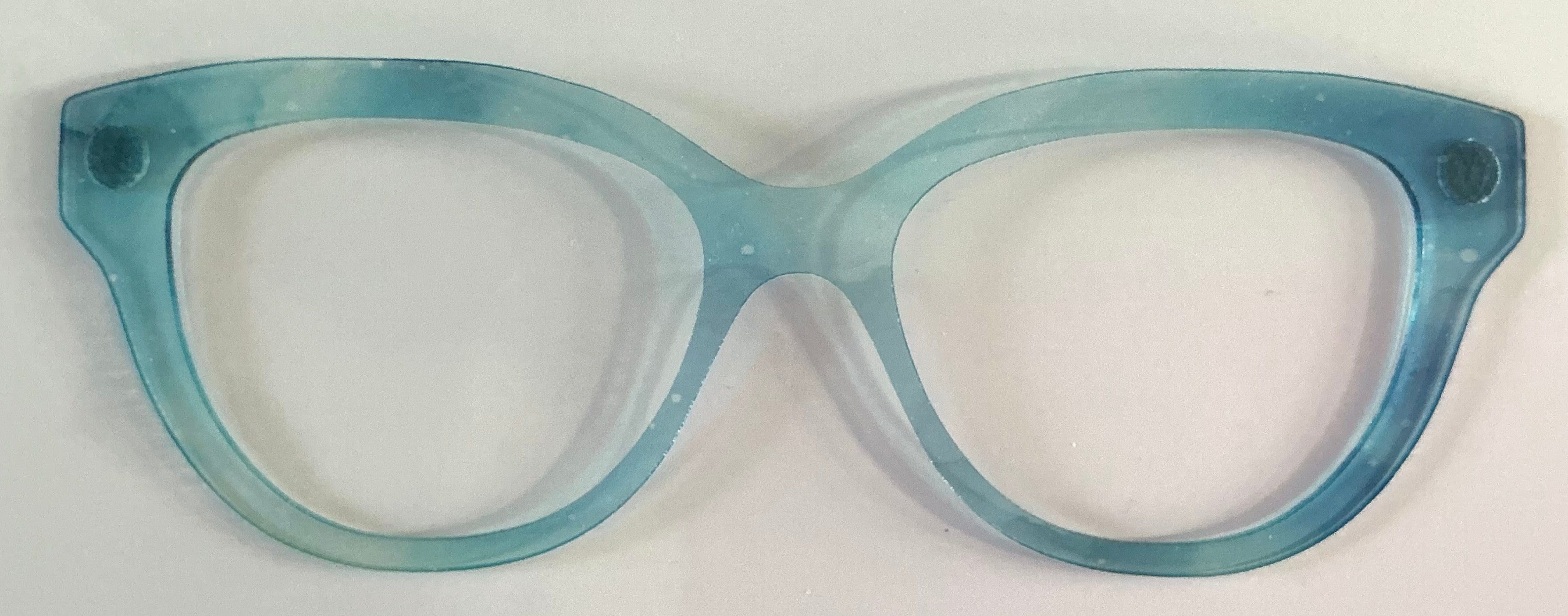 Quinn Topper; translucent;  sky