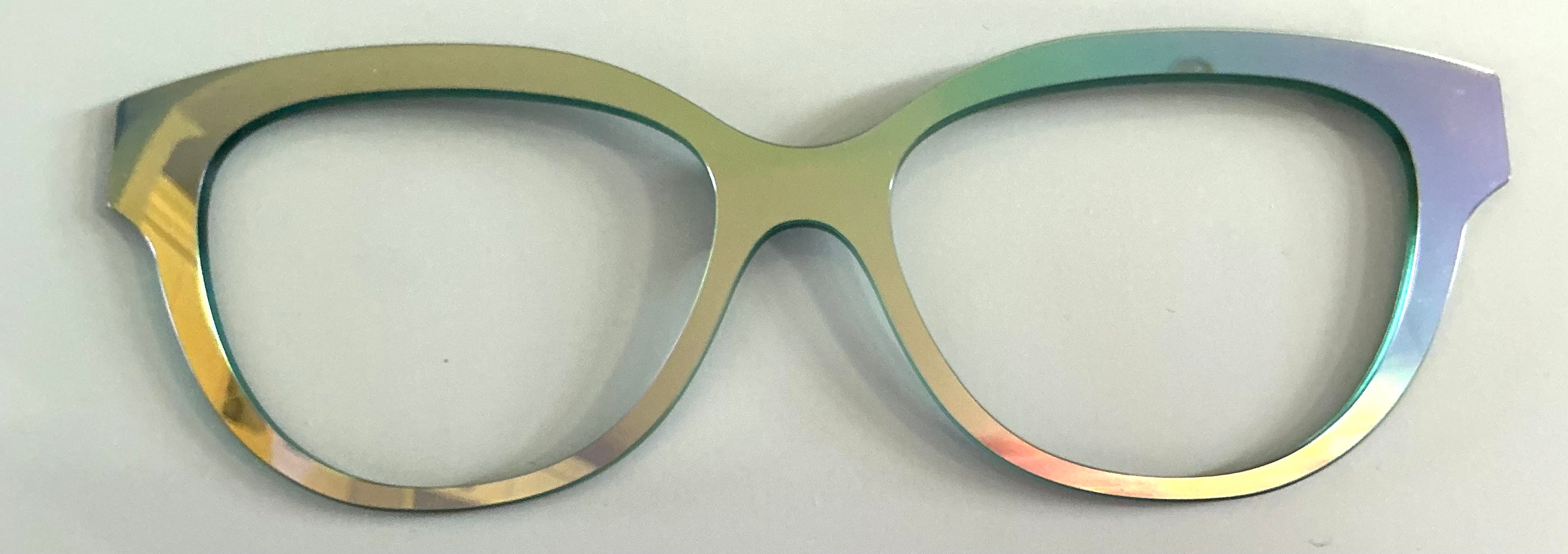 PAIR Premium Quinn Topper; iridescent