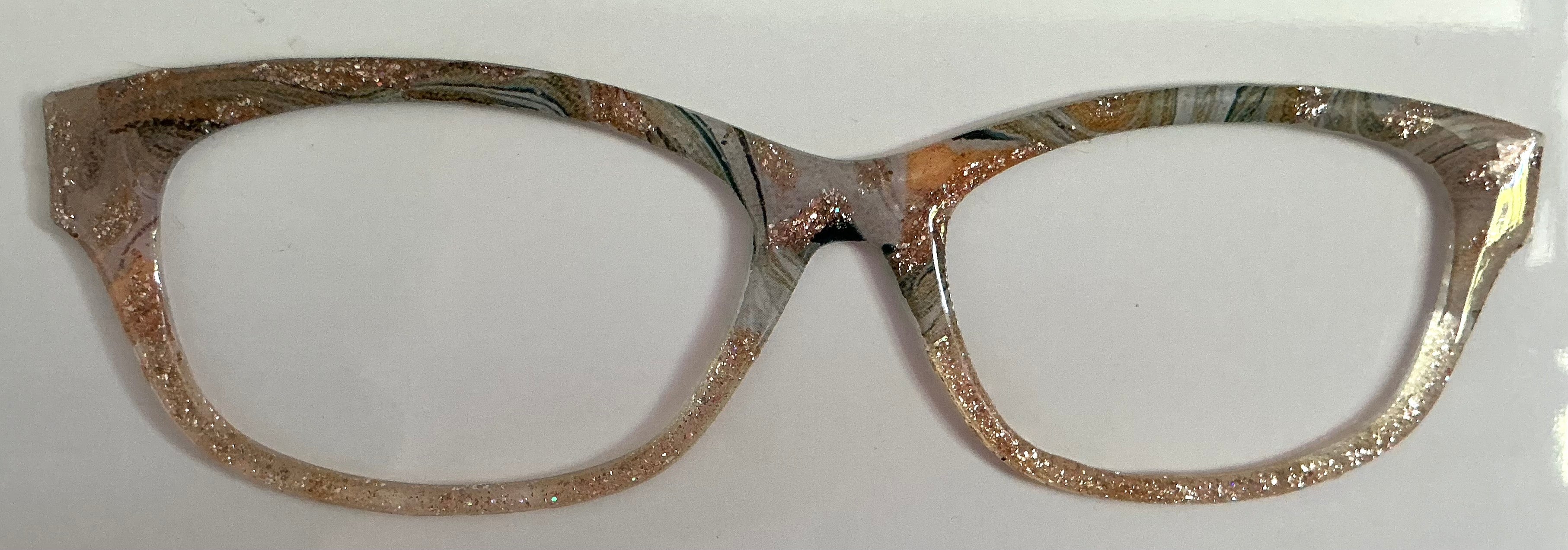Addison Topper; Topper Diva; swirls with golden shimmer