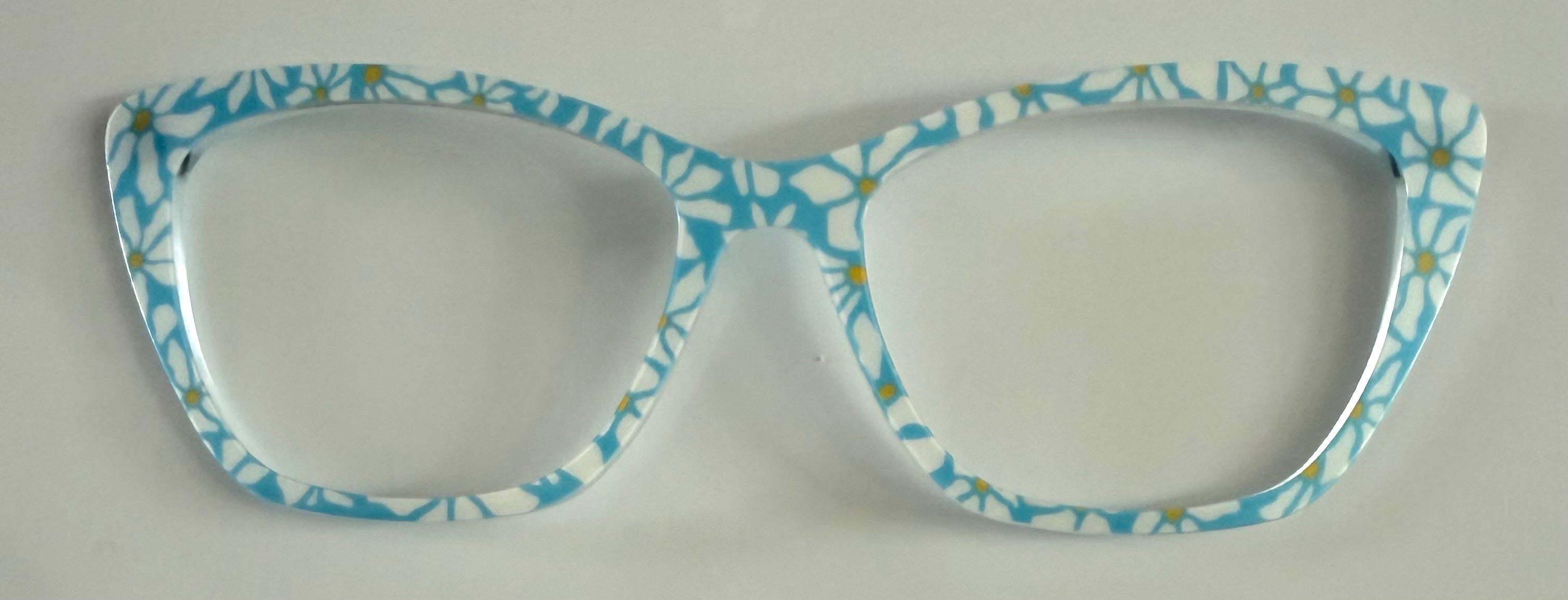 PAIR Wanda Topper; white flowers on light blue