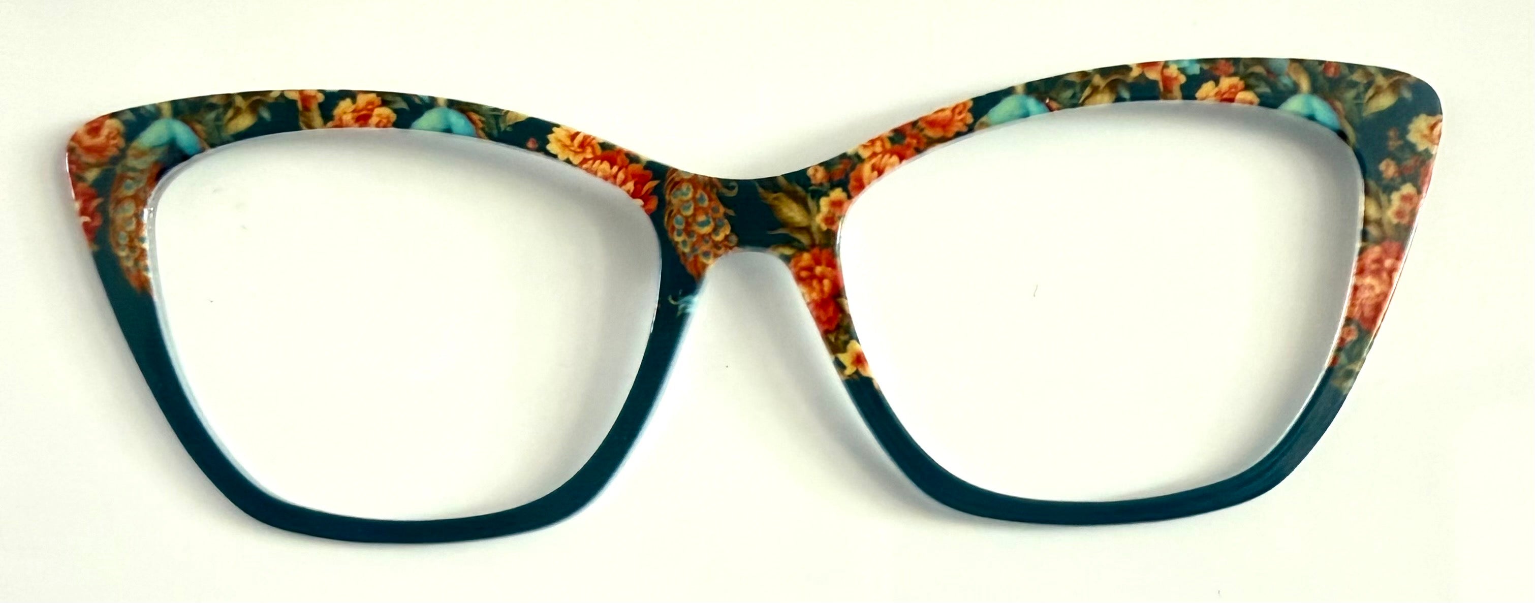Wanda Topper; fall flowers/dark blue fade