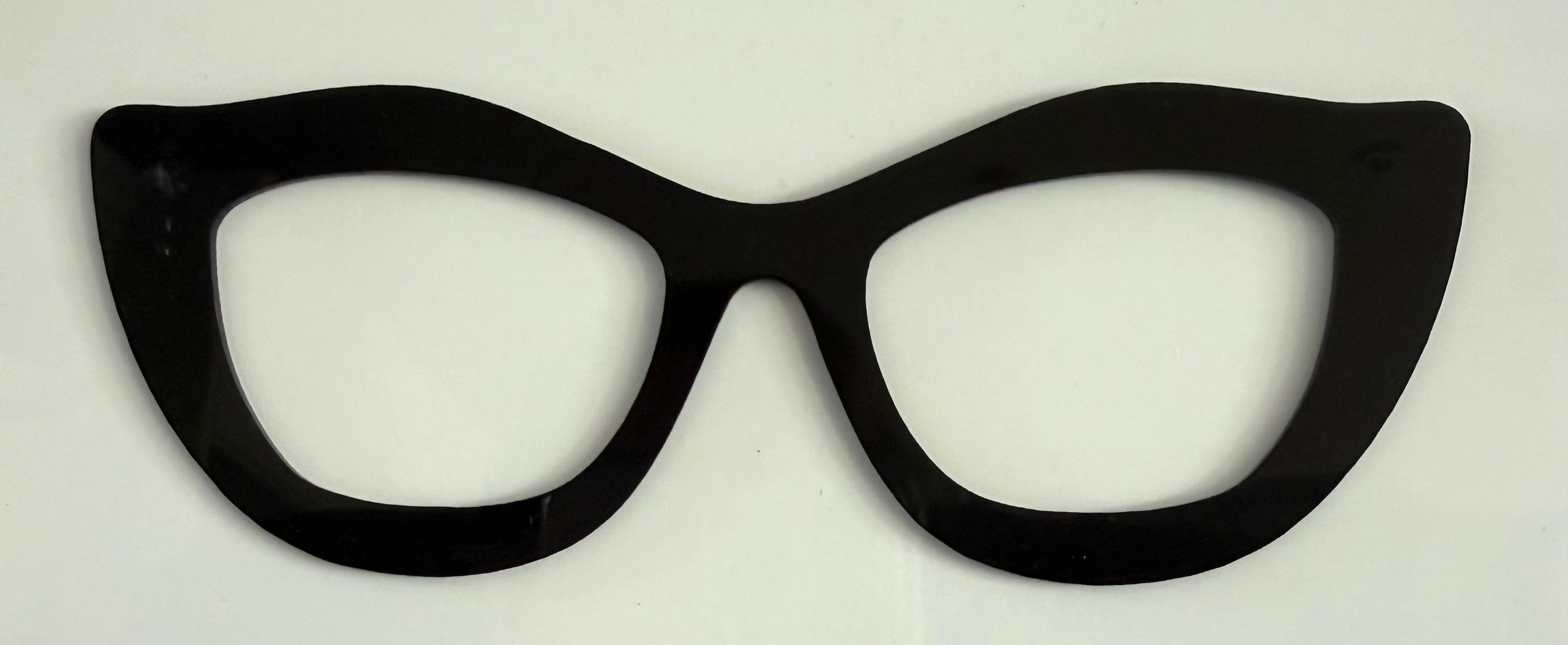 Wanda Topper; thick black; Creator