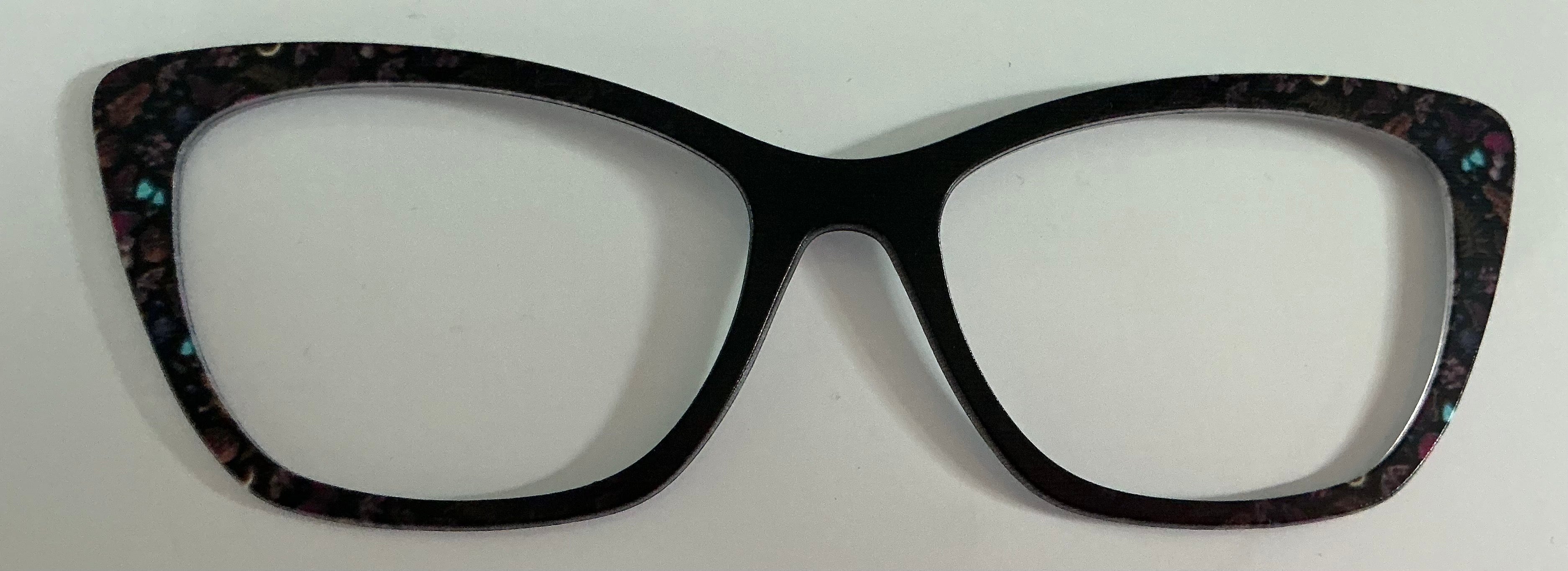 Wanda Topper; dark design to black vertical fade