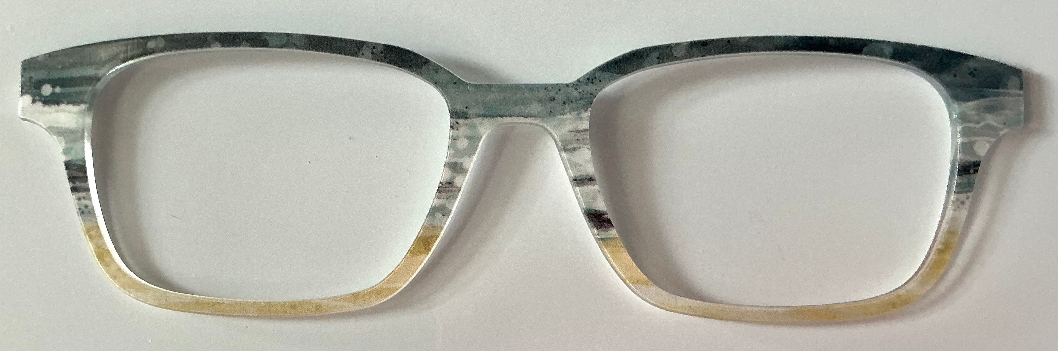 PAIR Finley Topper; gray and tan faded stripes