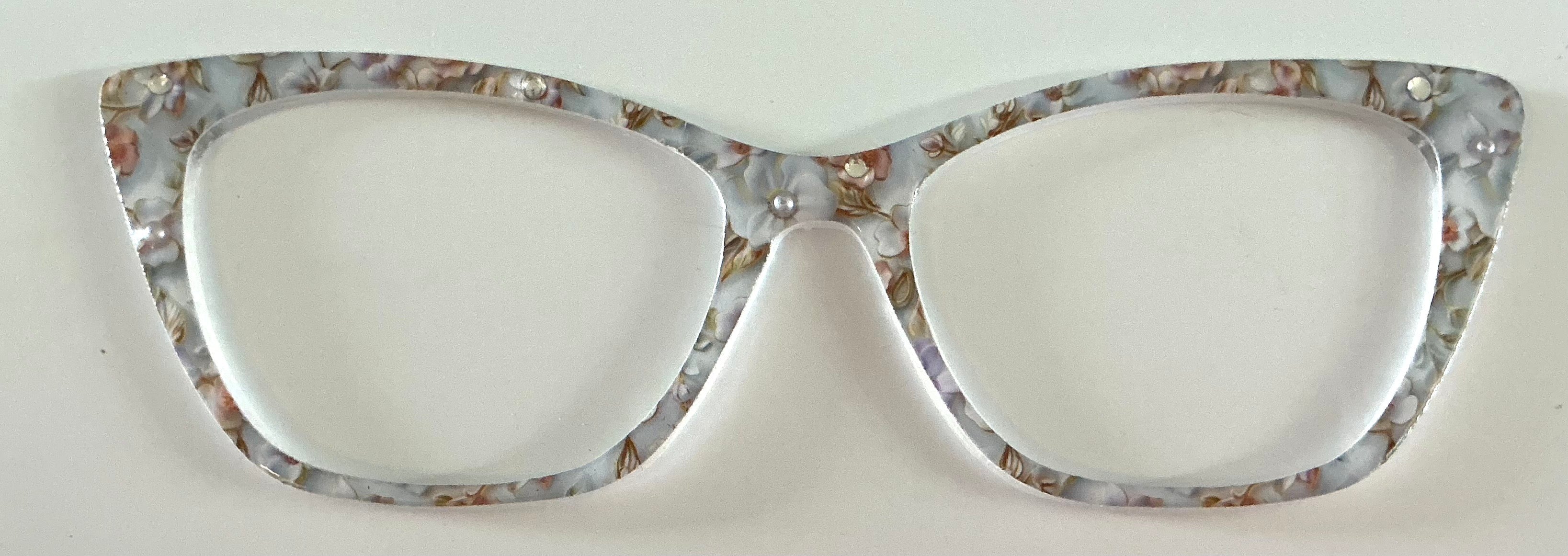 Wanda Topper; Melissa’s Magnetic Marvels; blue and brown floral with embellishments