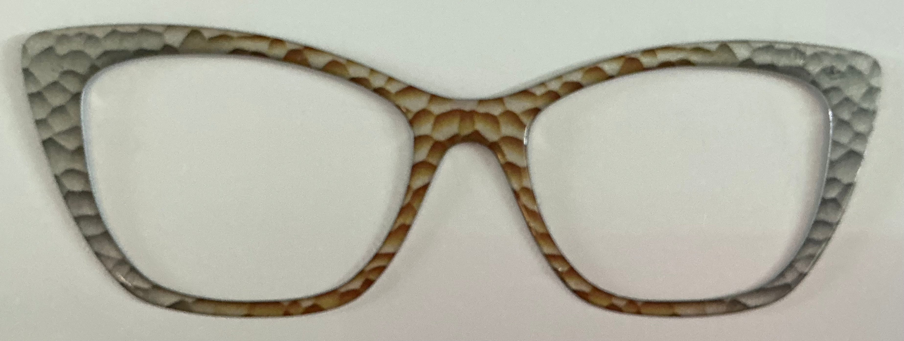 Wanda; Tasha's Top Frames; silver to gold dragon scale vertical fade