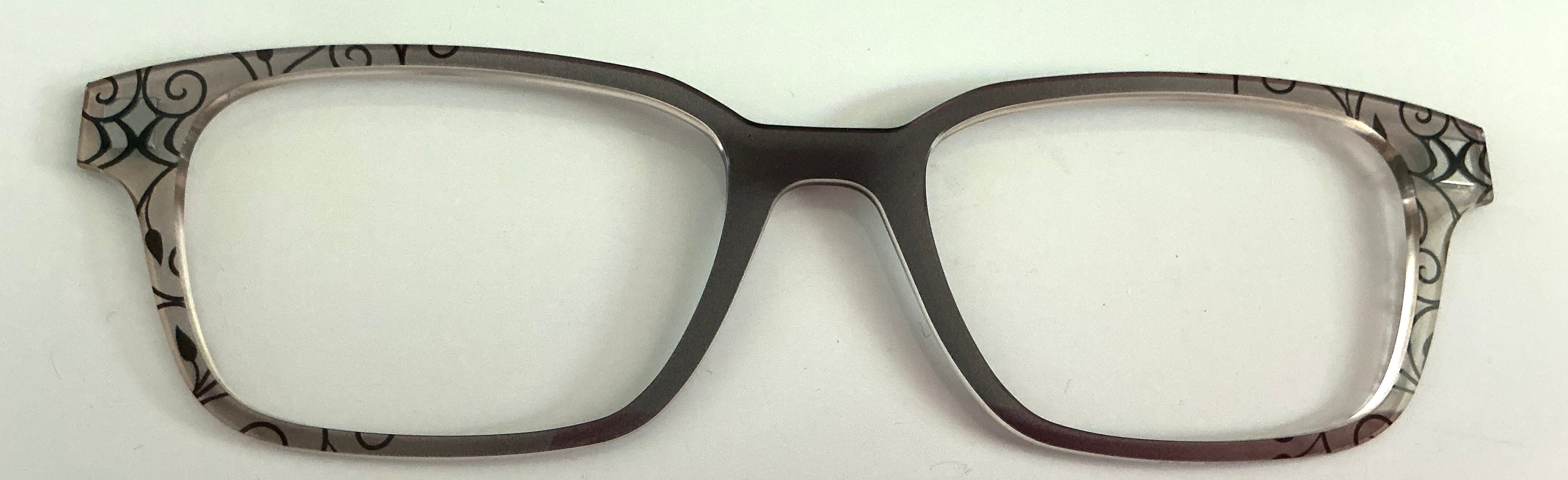 Finley Topper; brown translucent with side scroll