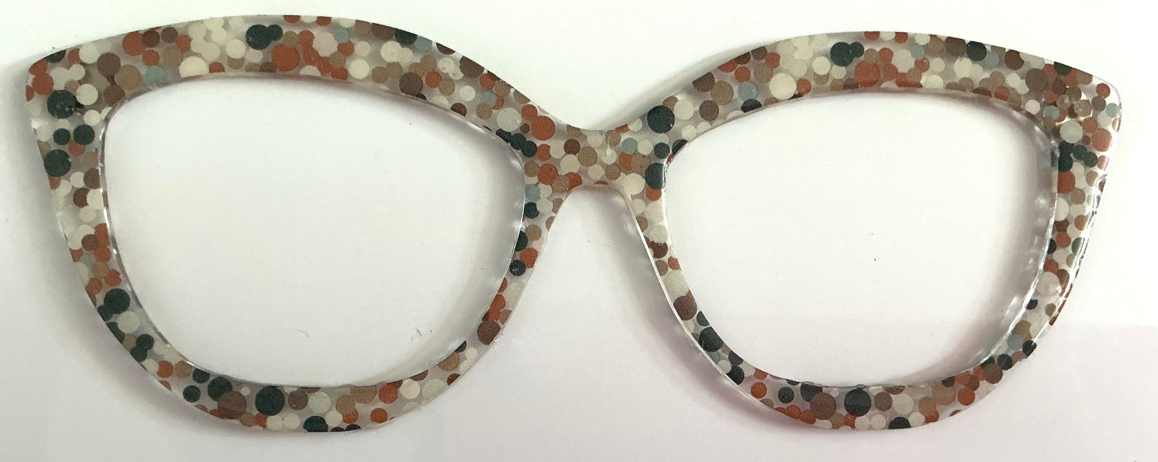 Wan-Zuri Topper; Kiki’s Crafty Designs; green and brown paint dots
