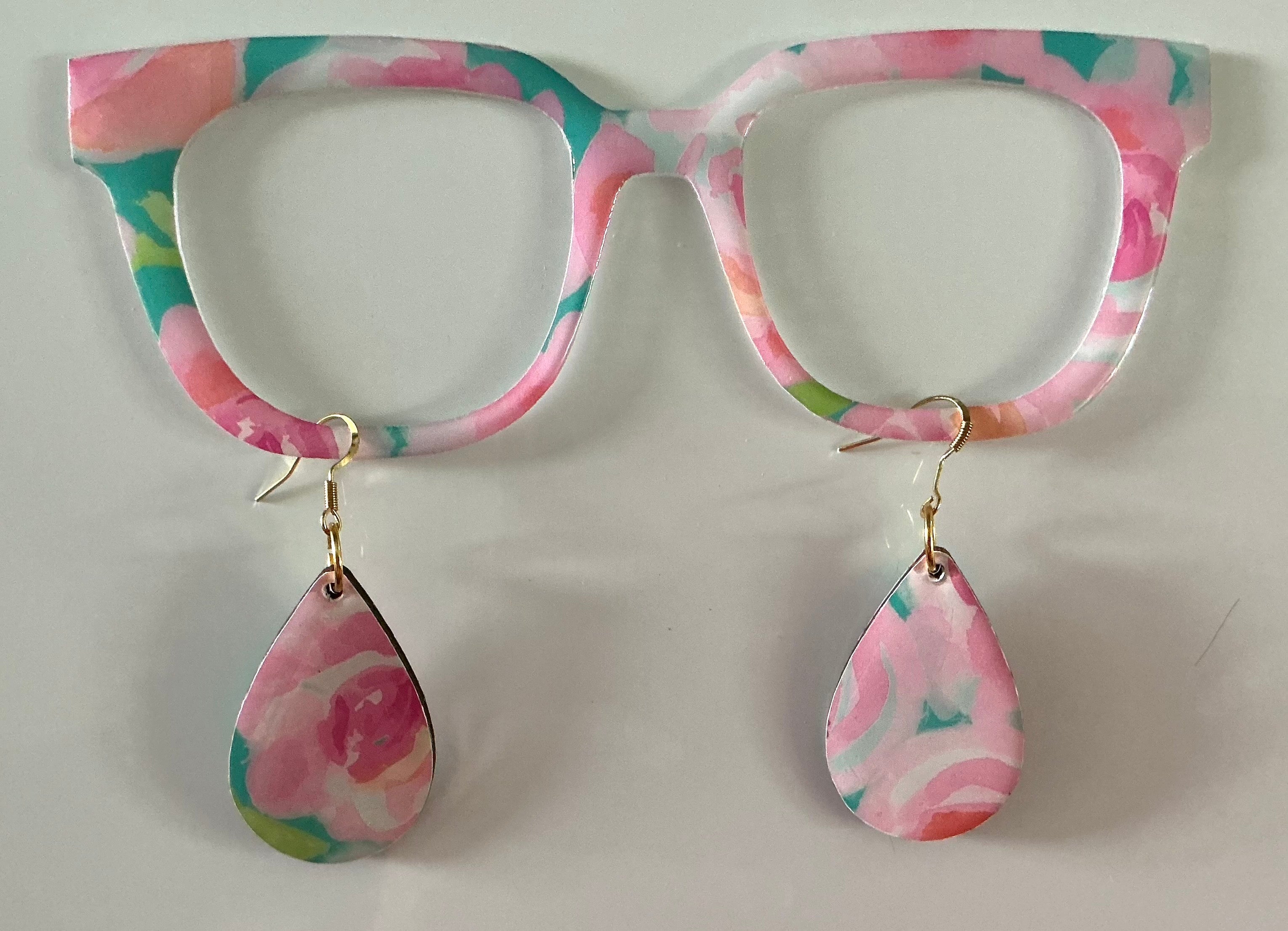 Murphy Topper; matching earrings; pastel pinks and greens with swirls; matching earrings