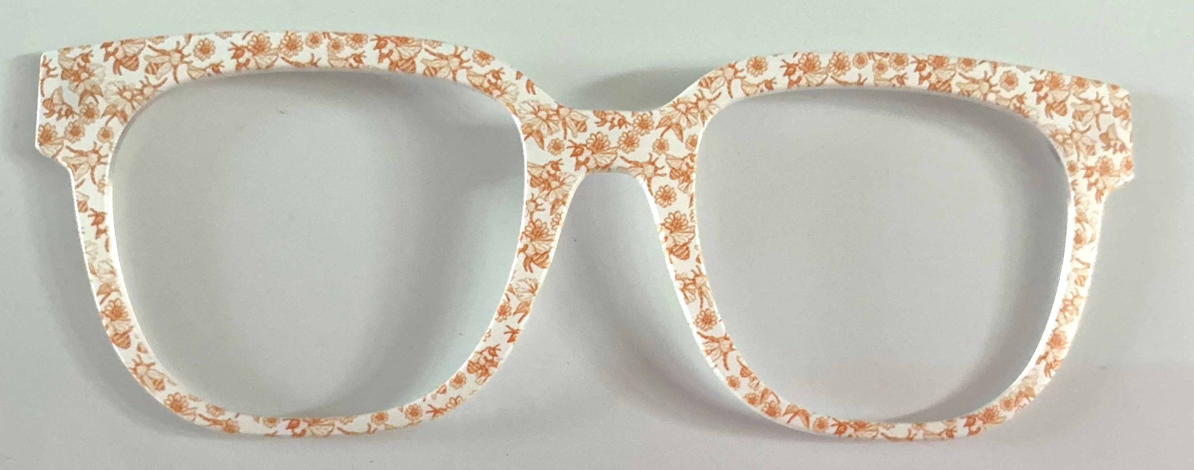 Murphy Topper; light brown flowers in white