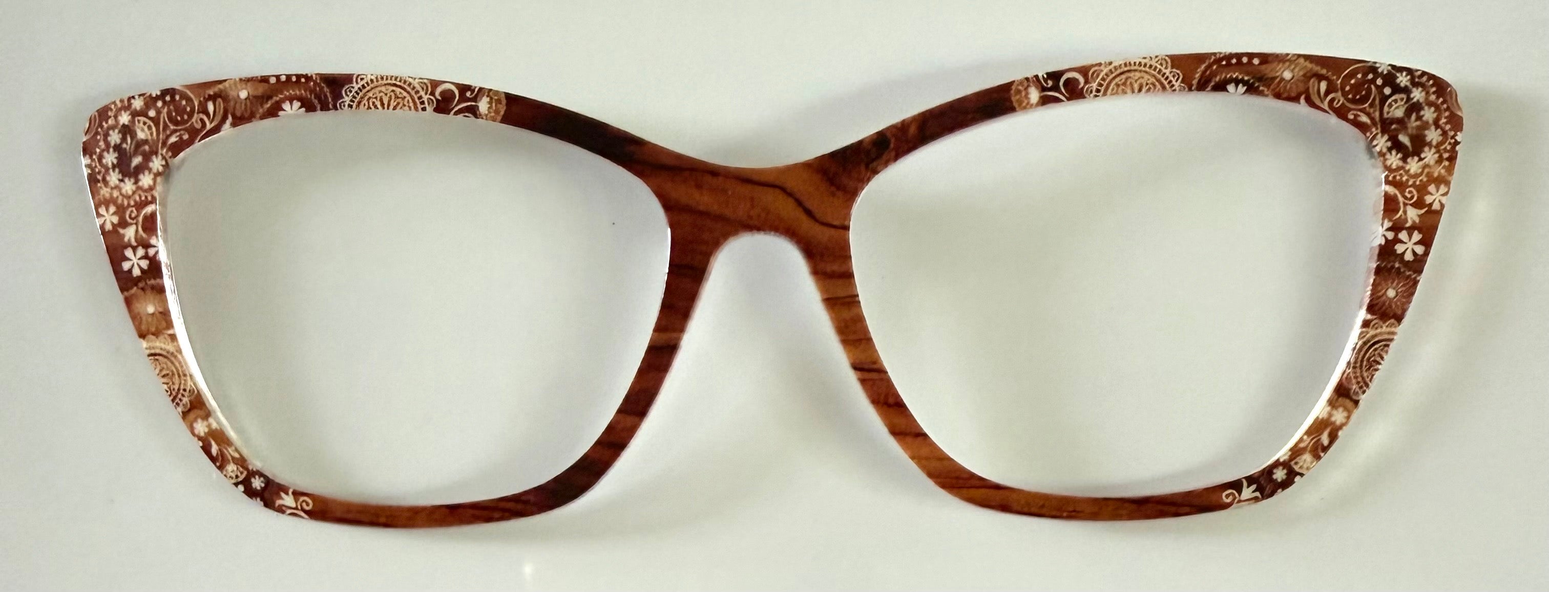 PAIR Wanda Topper; wood vertical split with paisley design