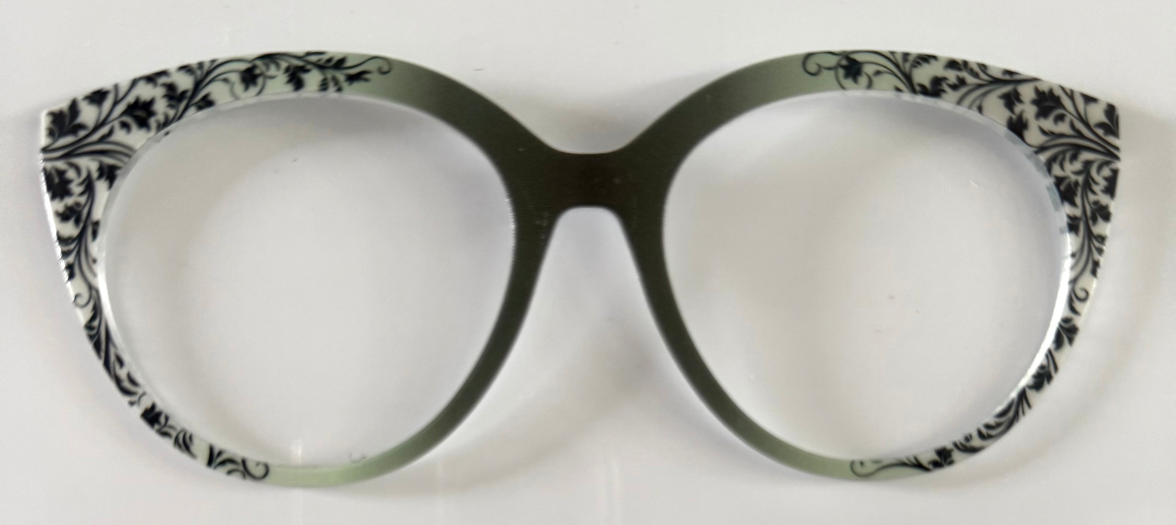 PAIR Zuri Topper; green vertical gradient with vine lined sides