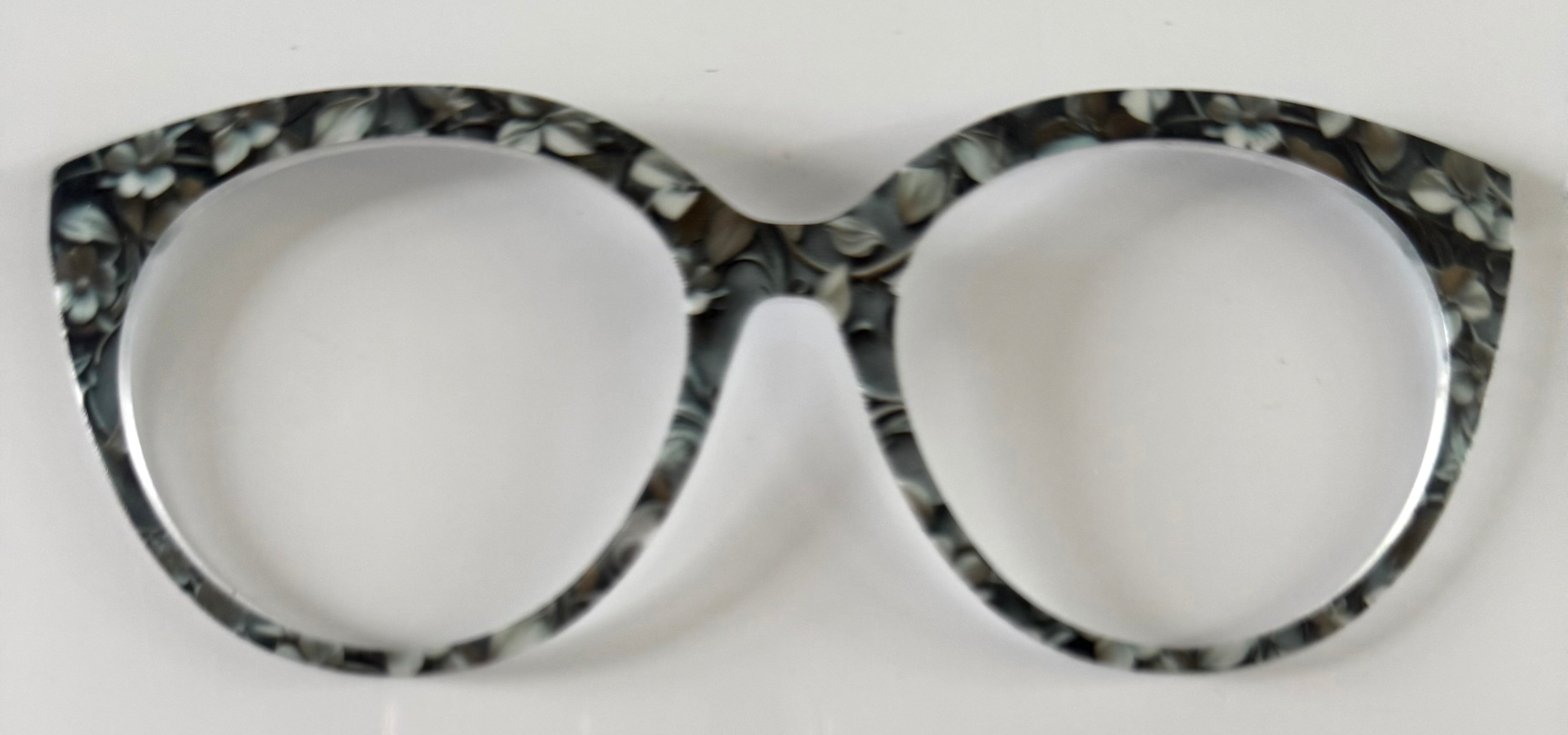PAIR Zuri Topper; gray toned flowers