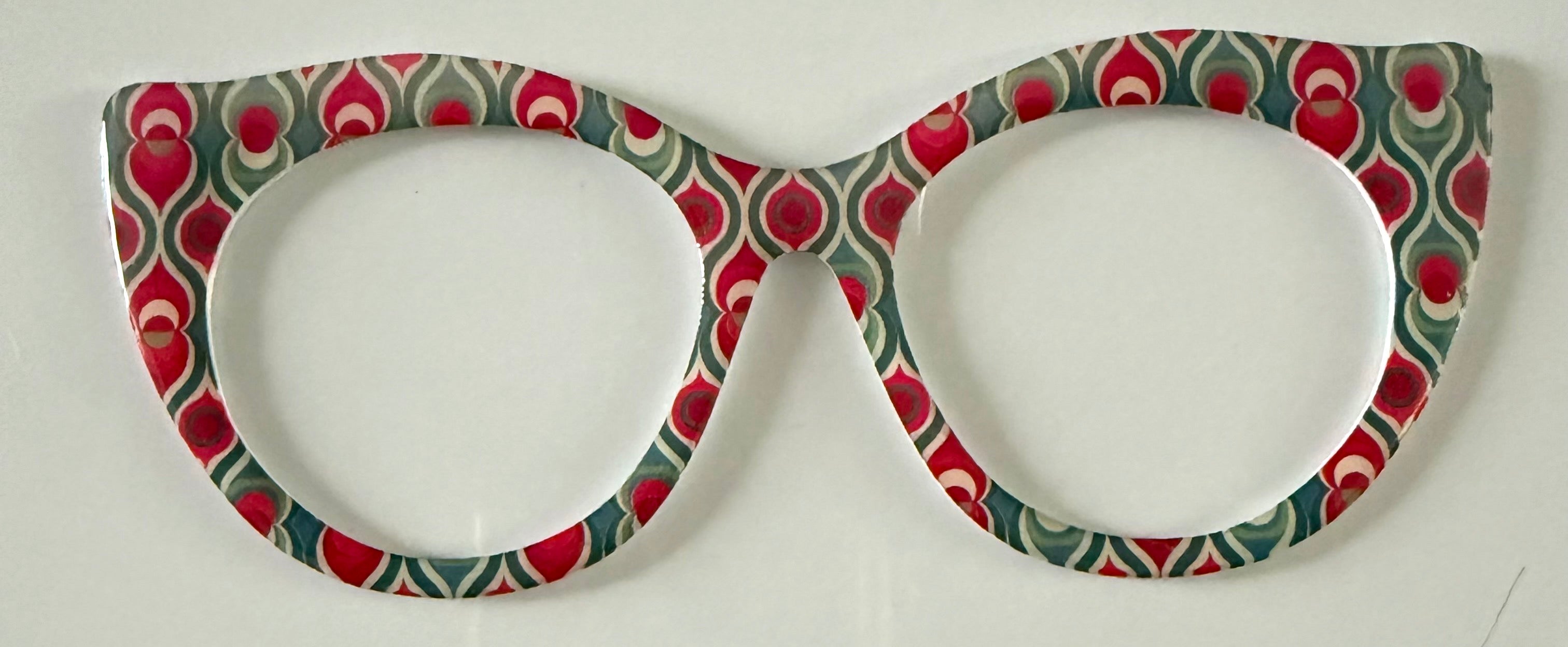 Zuri Creator Topper; red and green geometric pattern