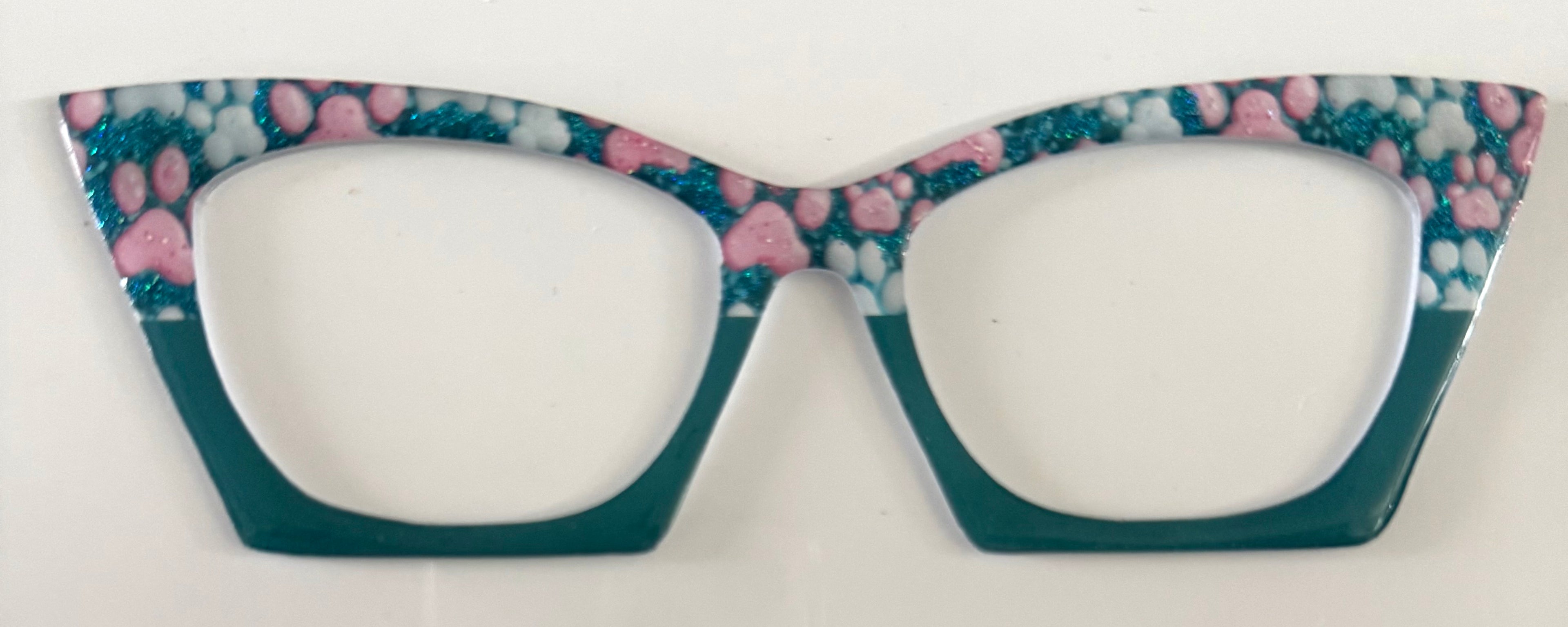Wanda Topper; hybrid; pink and white paw prints with glitter/teal split