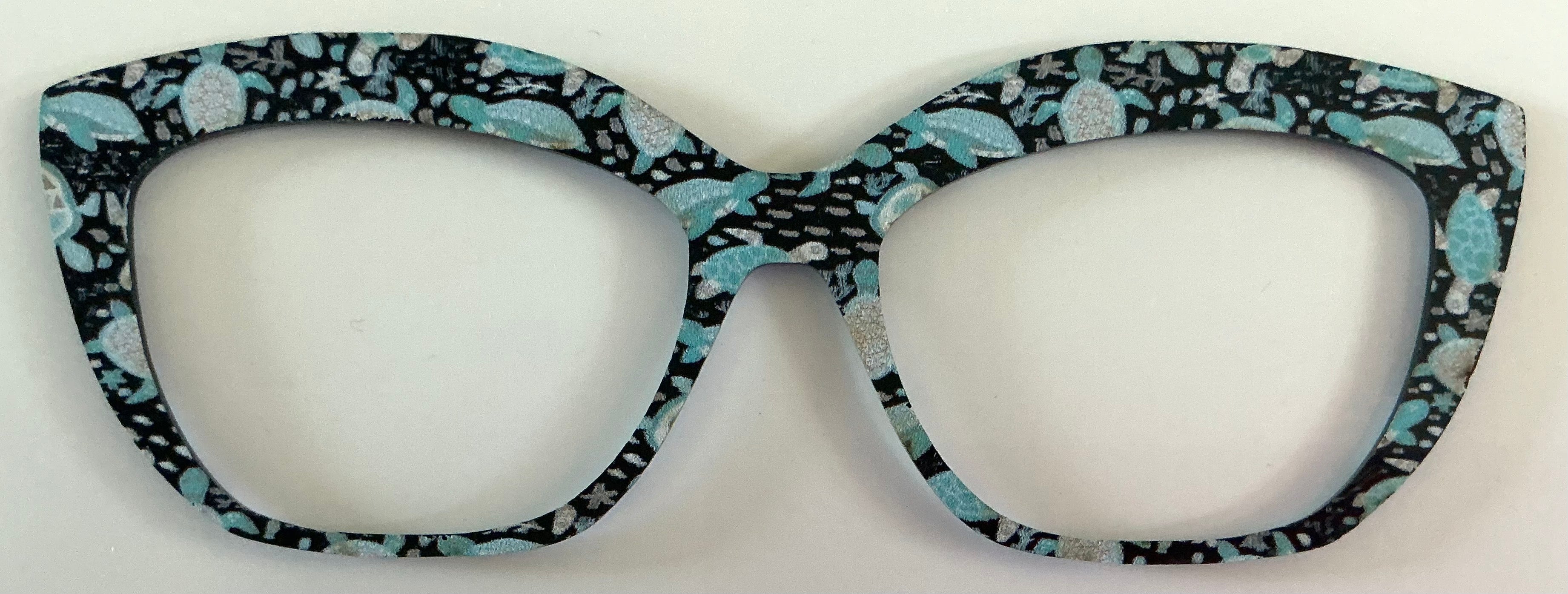 Wanzuri Topper; blue sea turtles in black