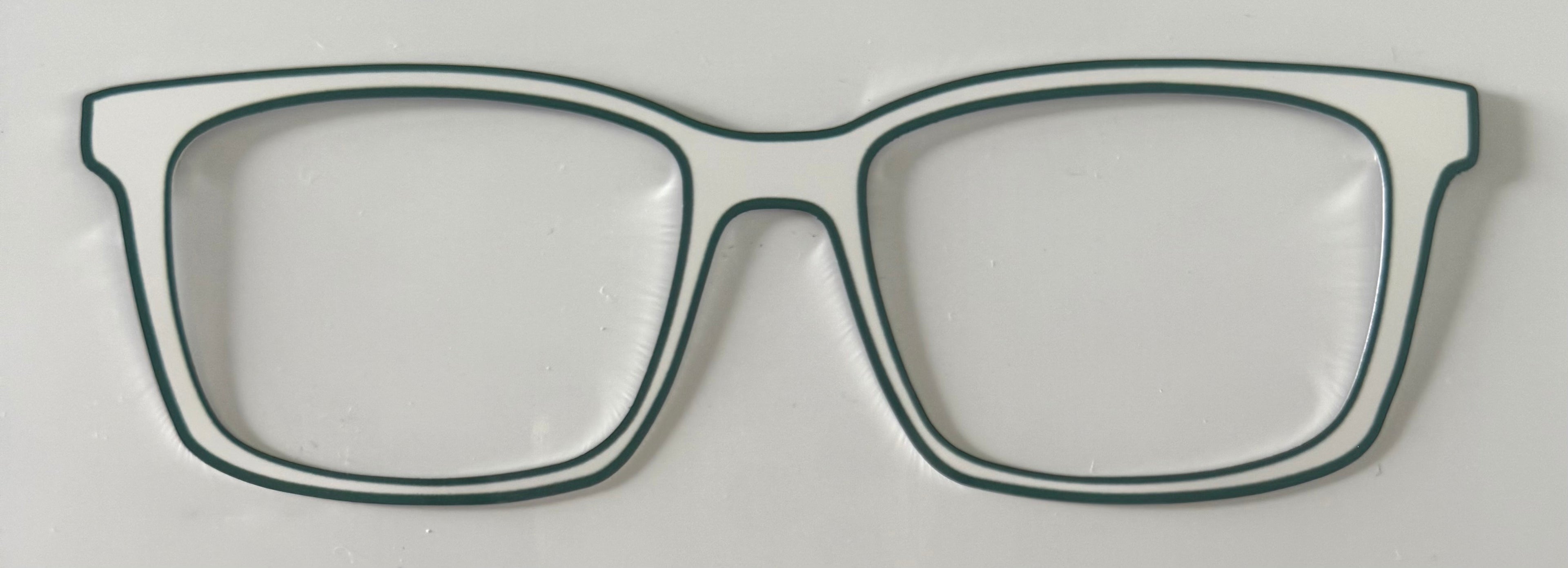 Kirby Topper; Lea’s Metal Treasures; white with green outline; thick