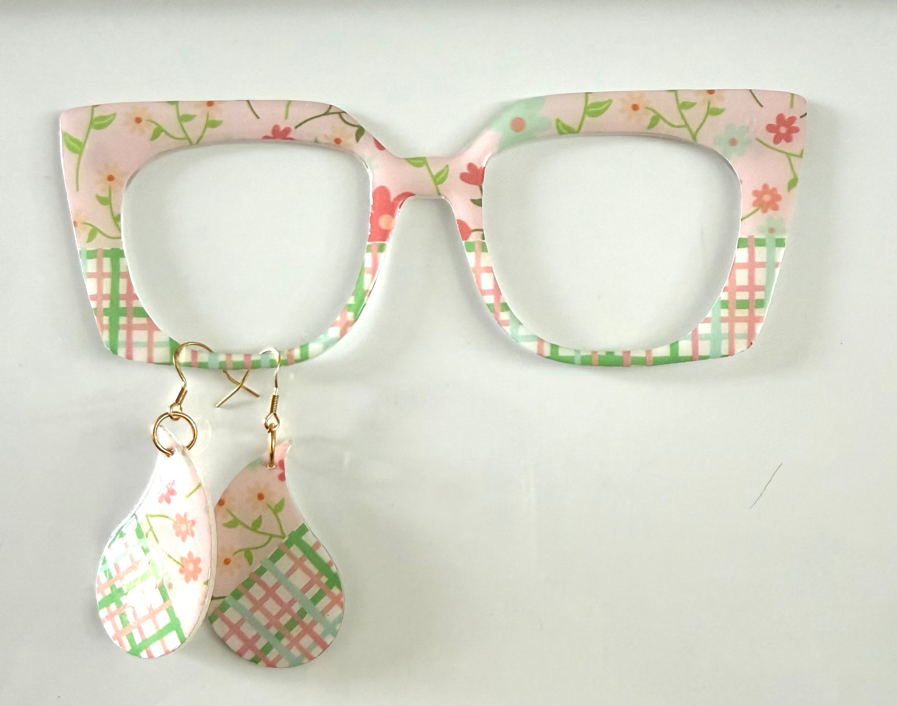 Murphy Topper; pink and green flowers/plaid split with matching earrings