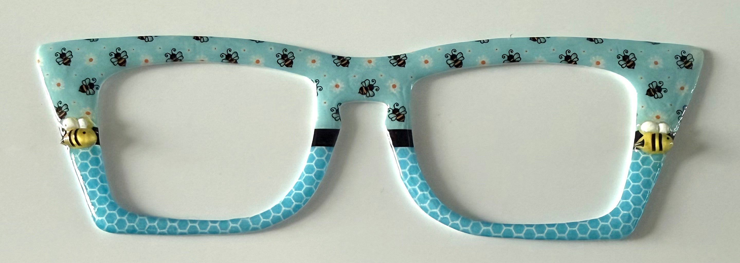 Drew Topper; Busy Bee; light blue bee/honeycomb split with embellishments