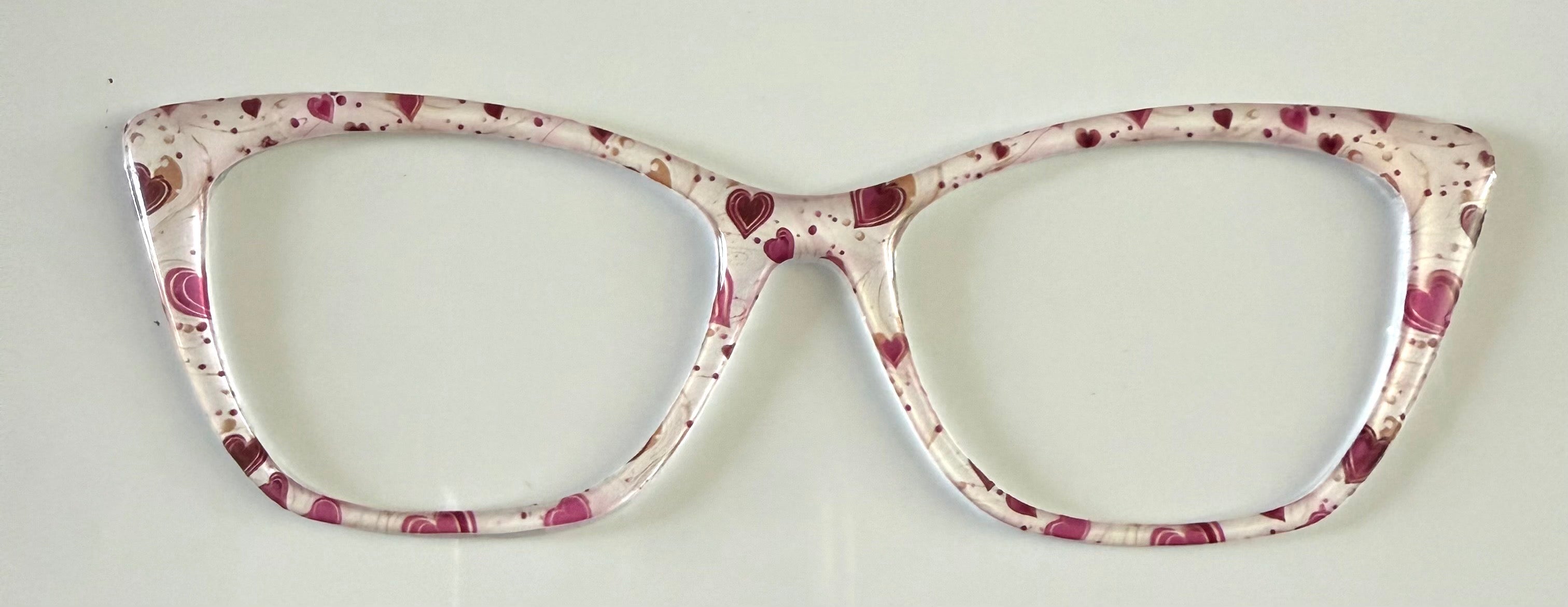 Wanda Topper; Framefetti; red hearts on white