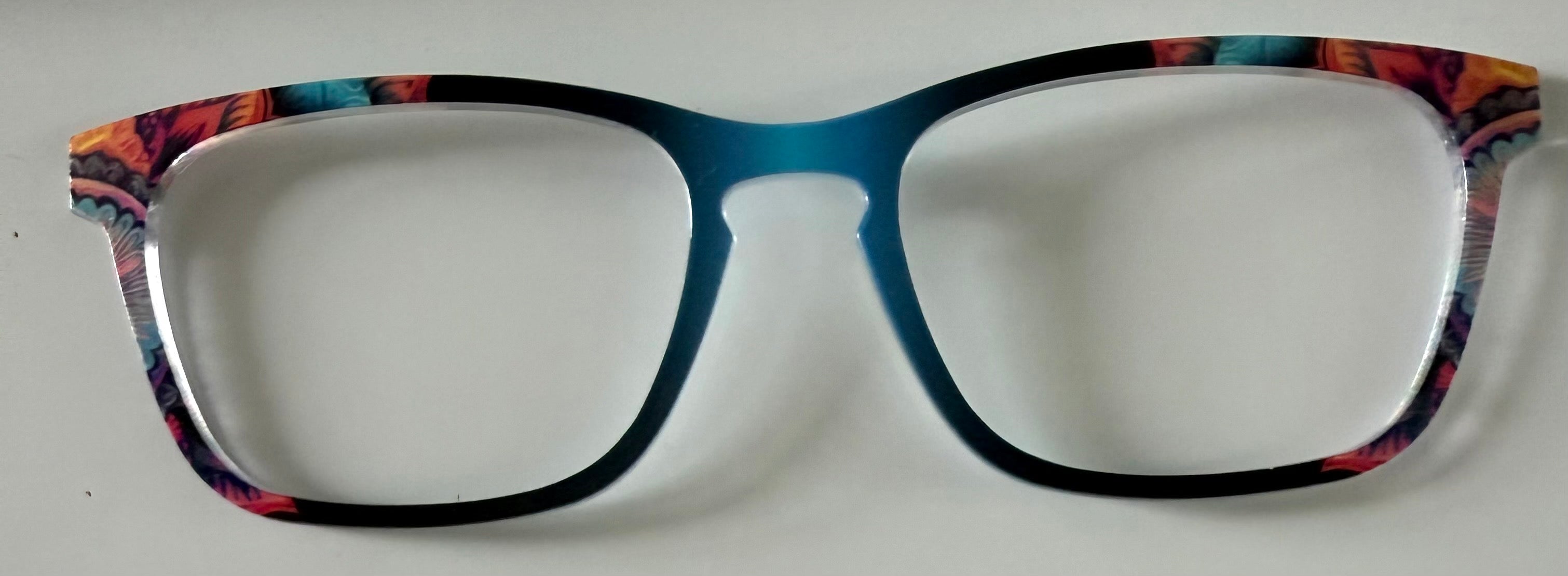 PAIR Casper Topper; teal vertical fade with feathers on the sides