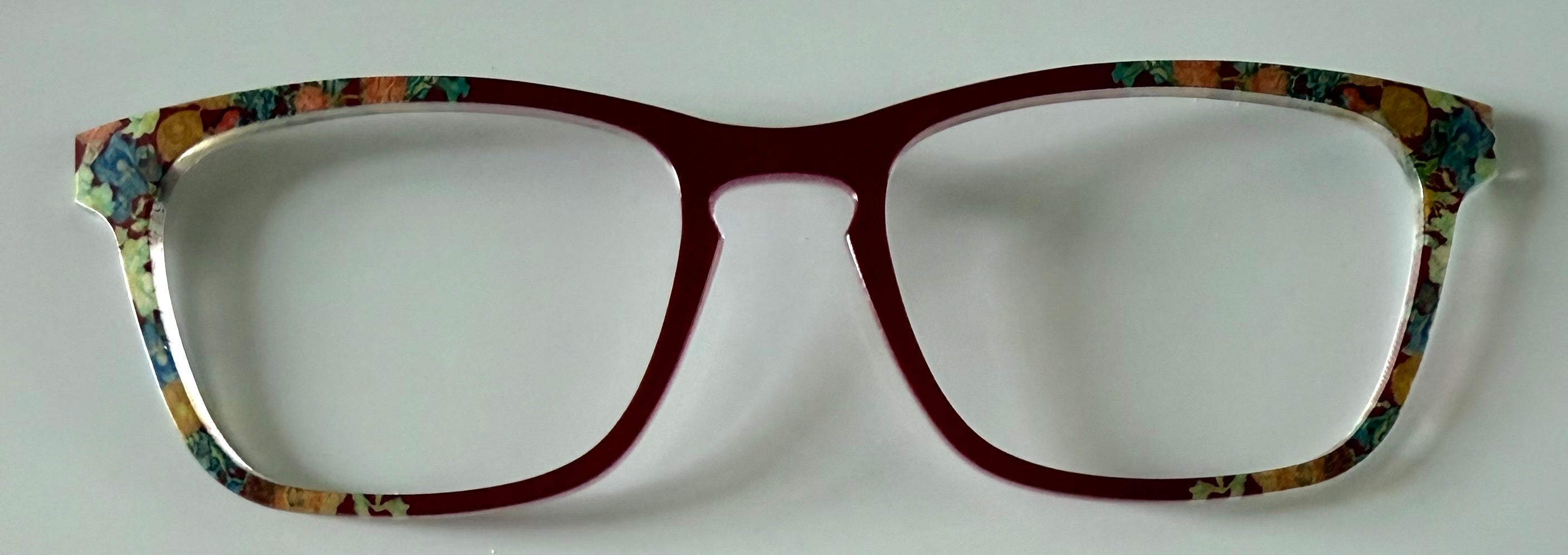 PAIR Casper Topper; flowers/burgundy vertical fade