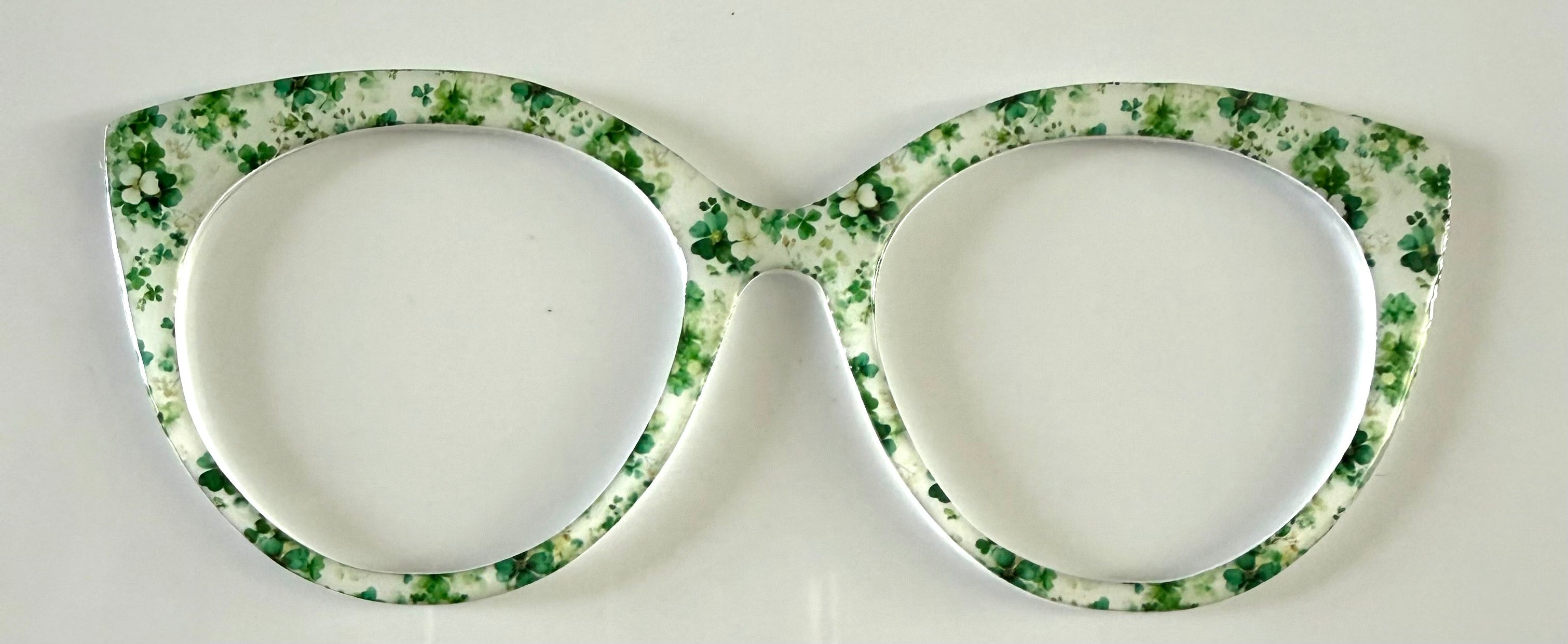 Zuri Topper; white and green flowers