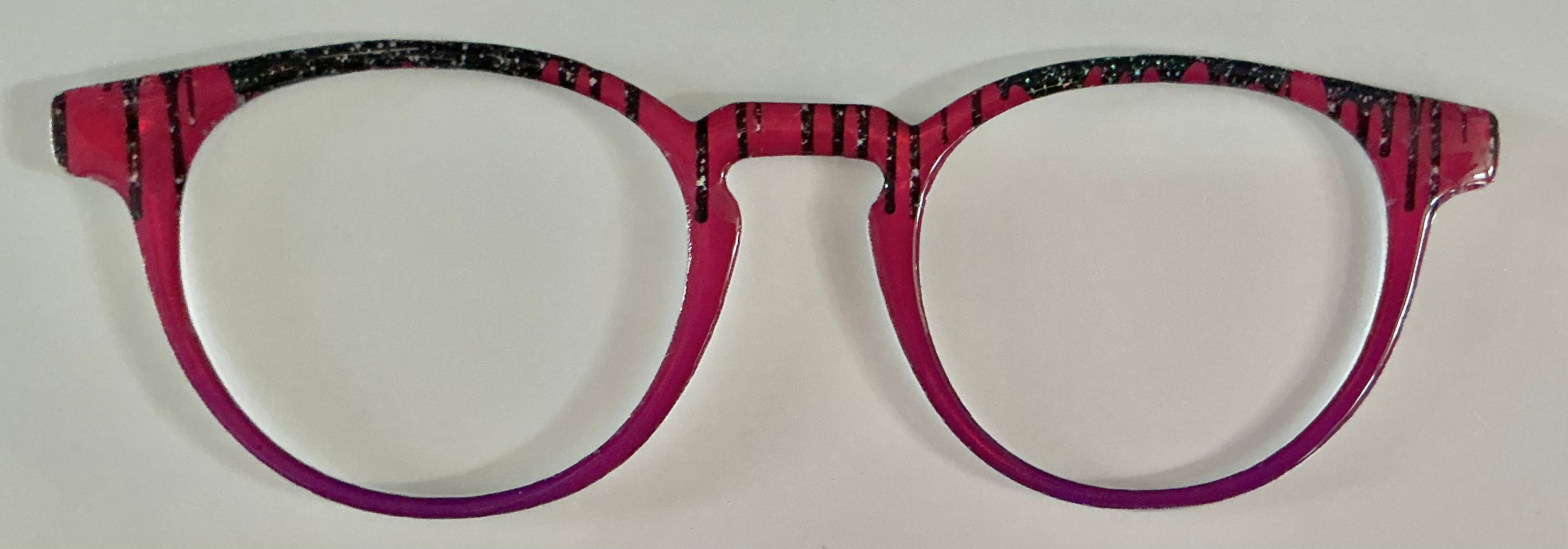 Soto Topper; black paint drip on hot pink
