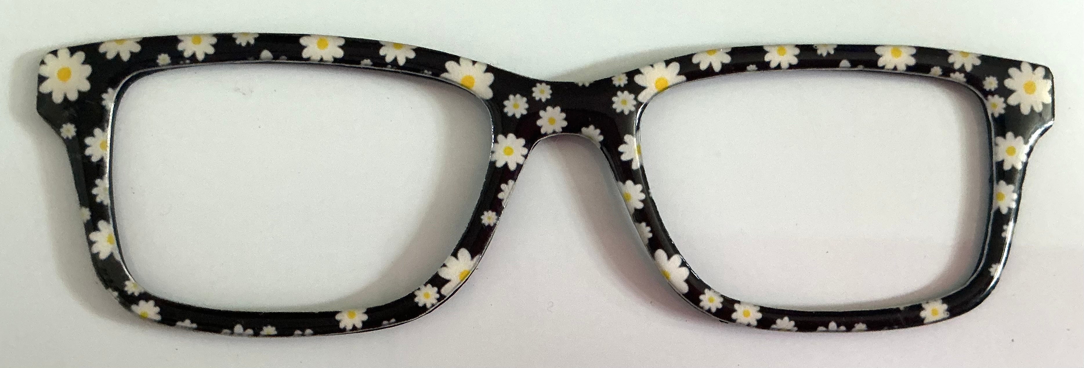 Otero Topper; daisies on black