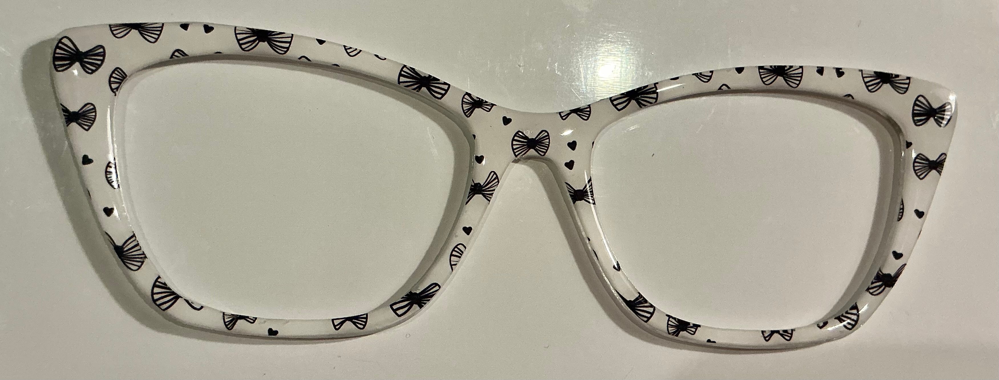 Wanda, Pop Your Toppers, white with black bows
