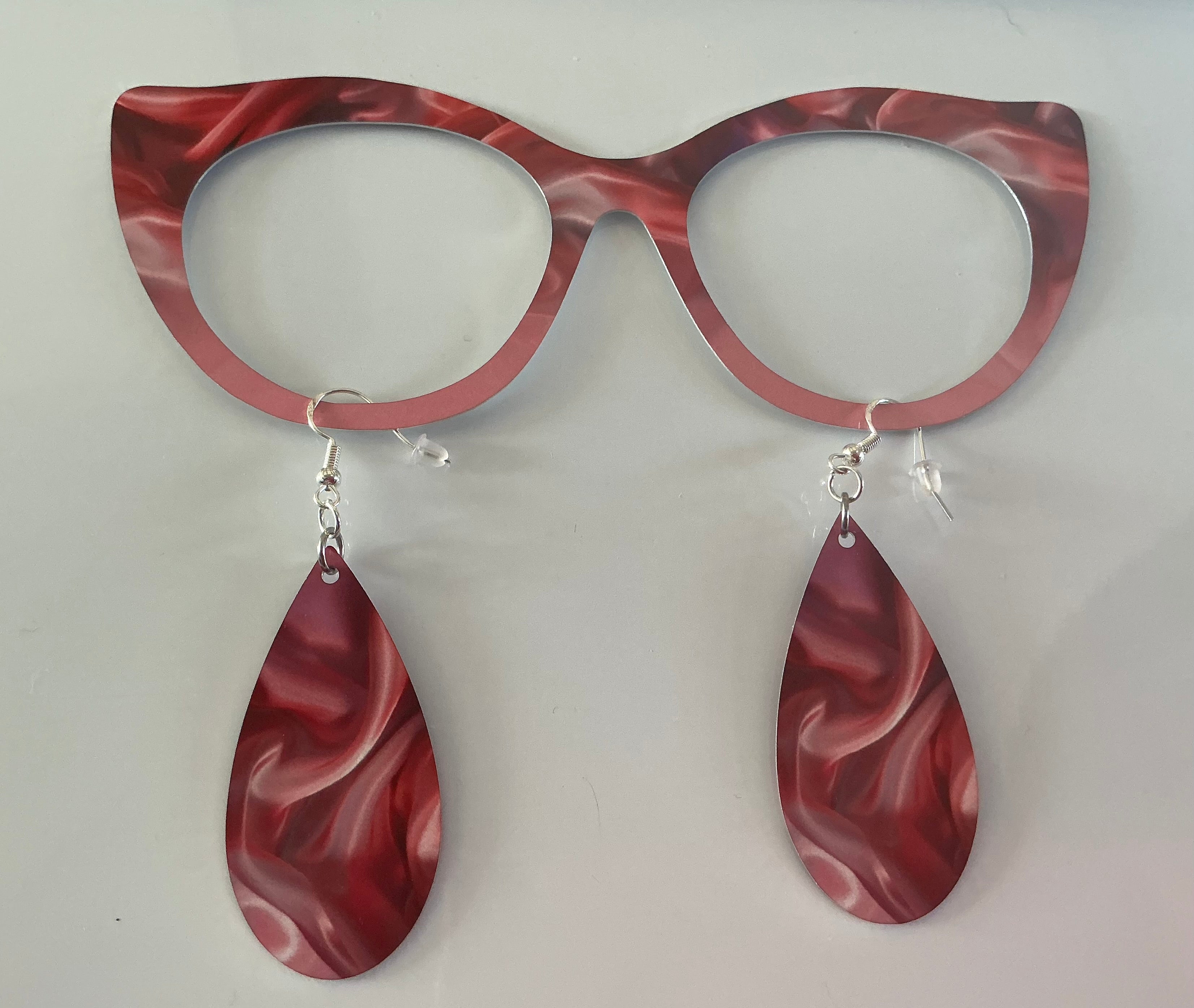 Zuri Topper; Lea's Metal Treasures; Creator; red toned swirl/pink split with matching earrings