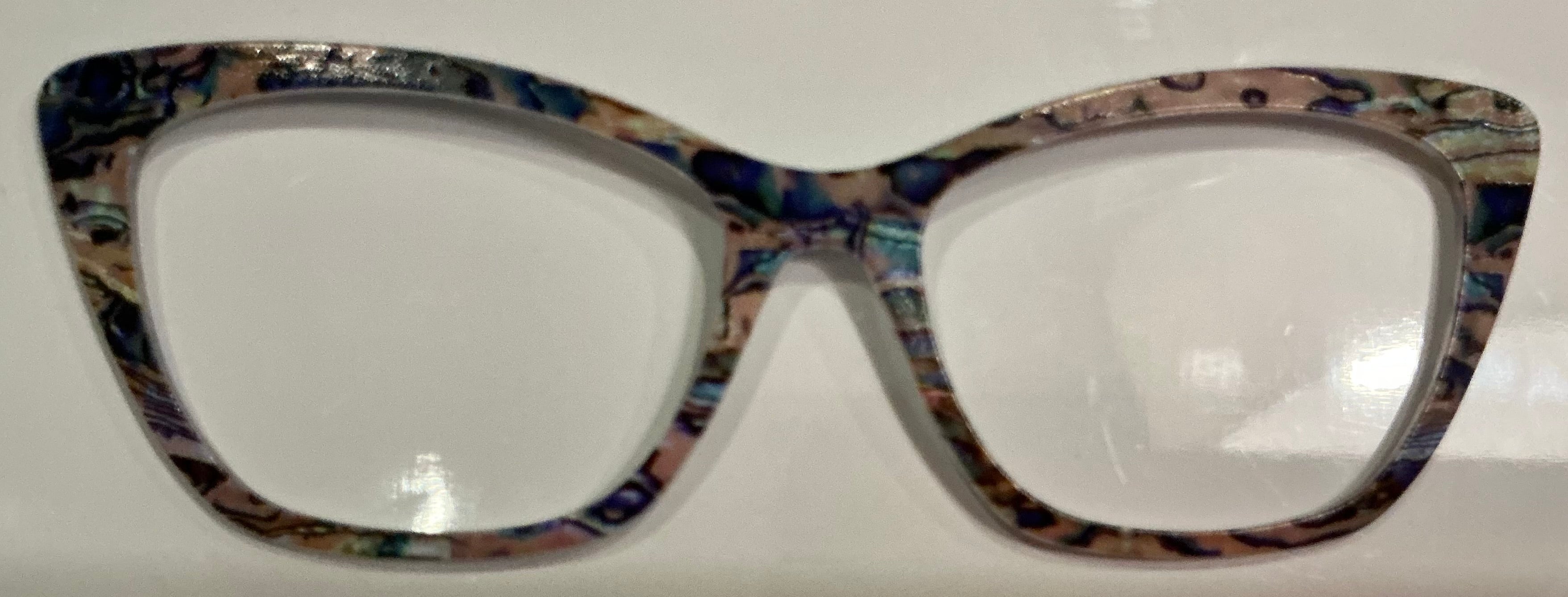 Wanda, blue beige abalone pattern