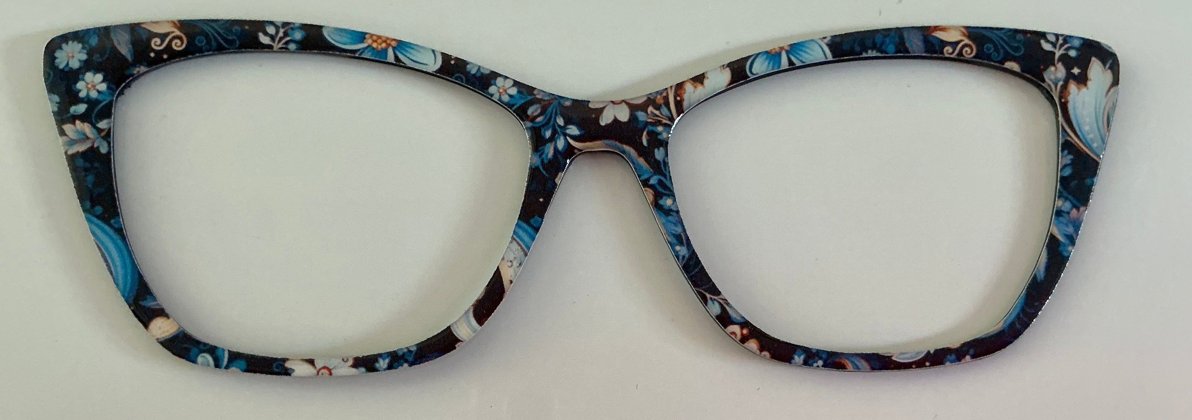 Wanda Topper; blue floral design
