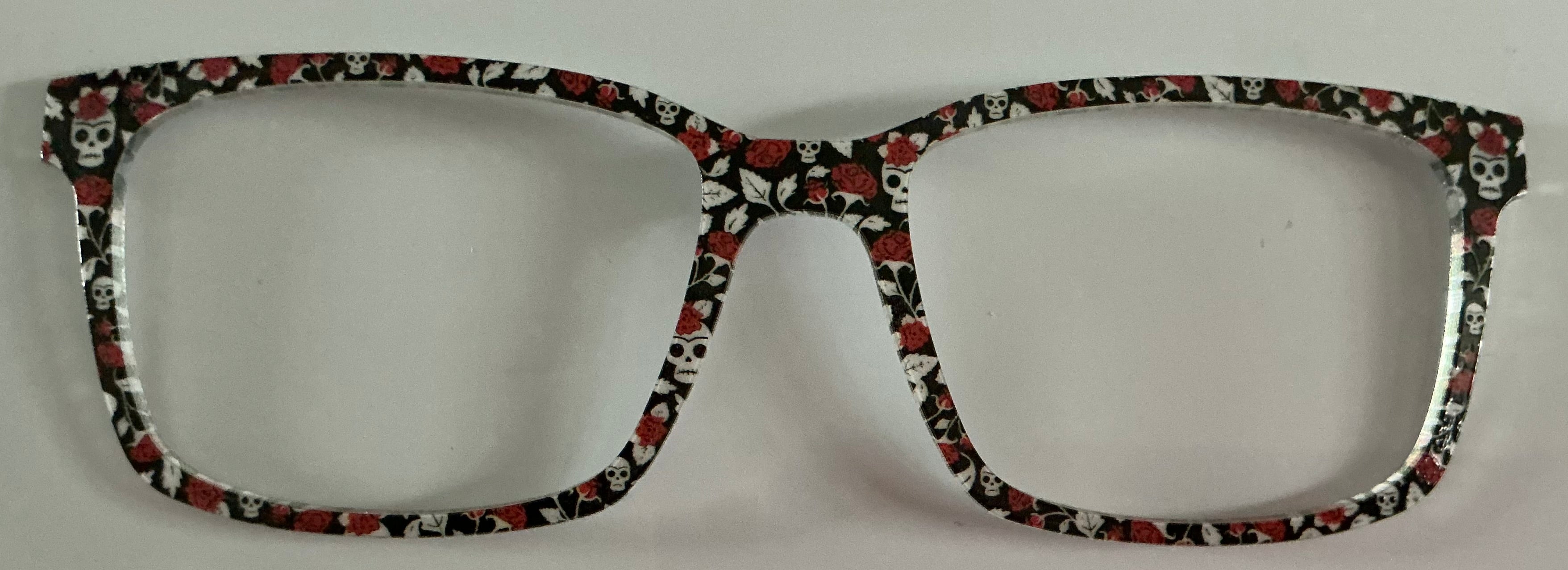 PAIR Kirby Topper; skulls and roses