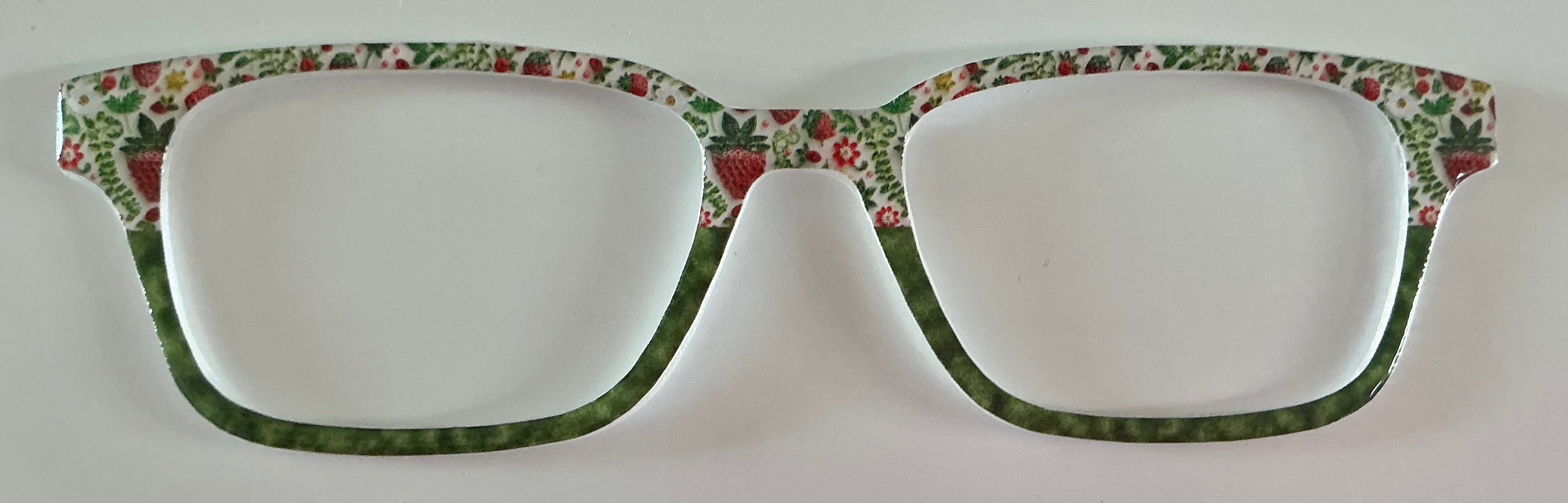 Finley Topper; strawberries/green split