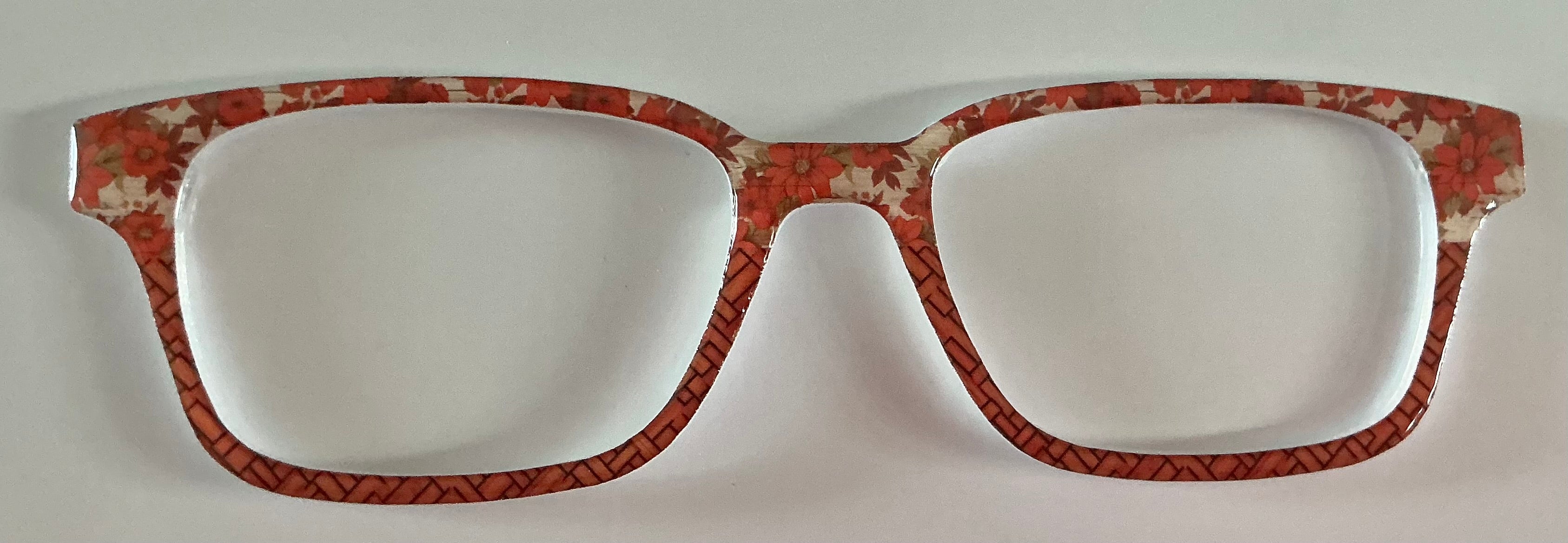 Finley Topper; Kady’s Toopers and Charms; red flowers/basket weave split