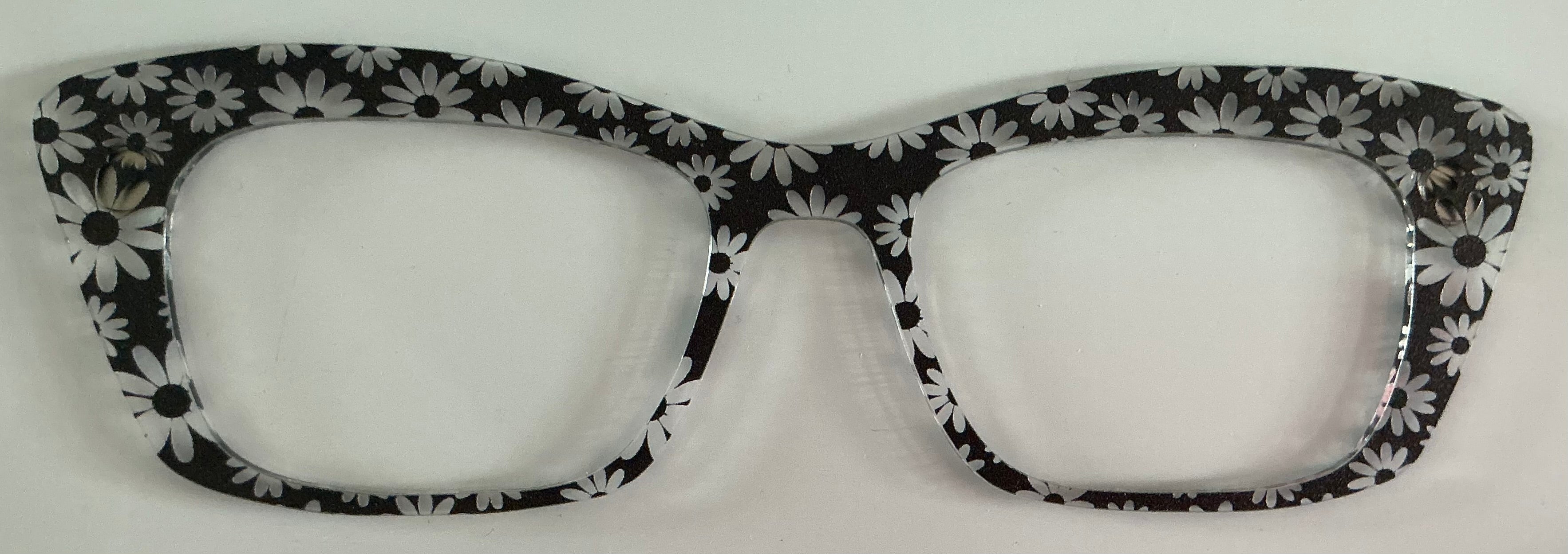 Finley Topper; Semi-Translucent Daisies