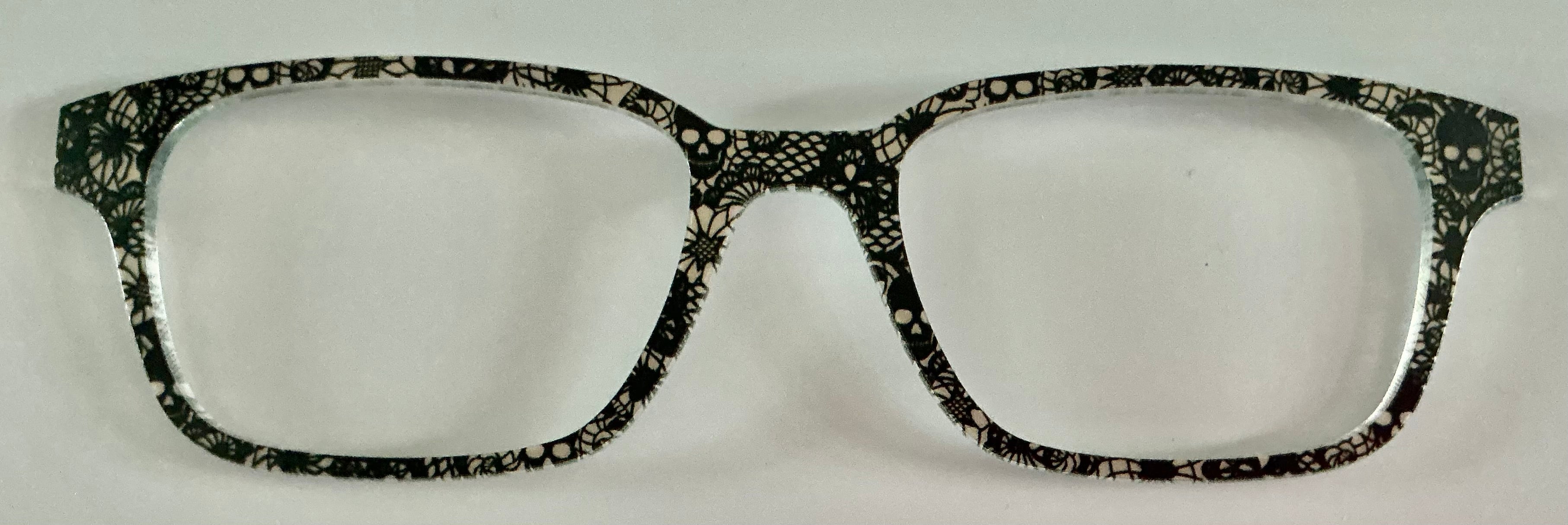 PAIR Finley Topper; spiders and skulls on lace