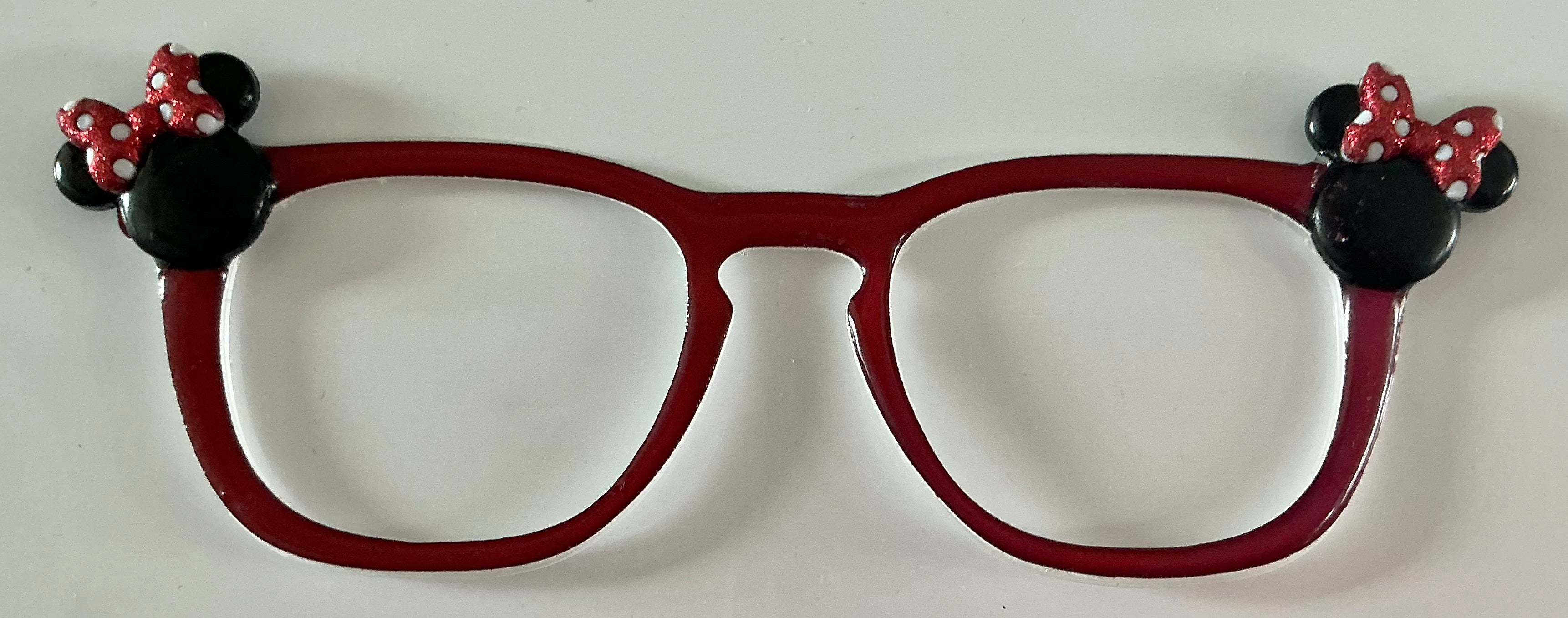 Twain Topper; red with Minnie Mouse Embellishments