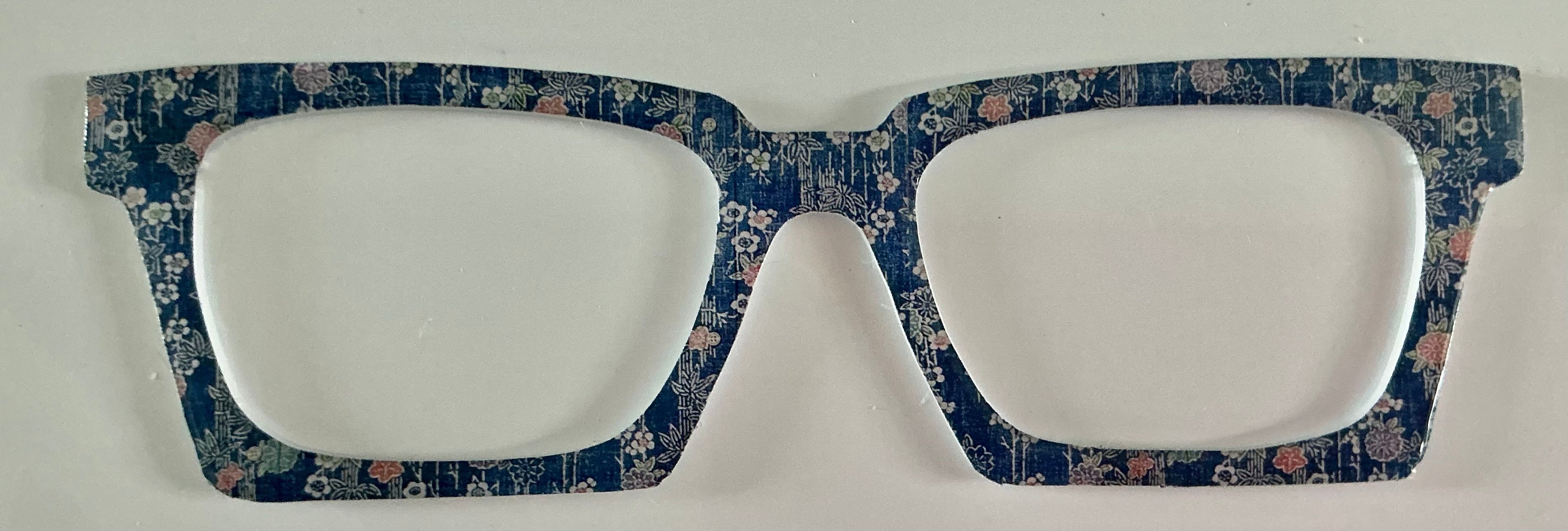 Larkin Case Topper; blue flowers